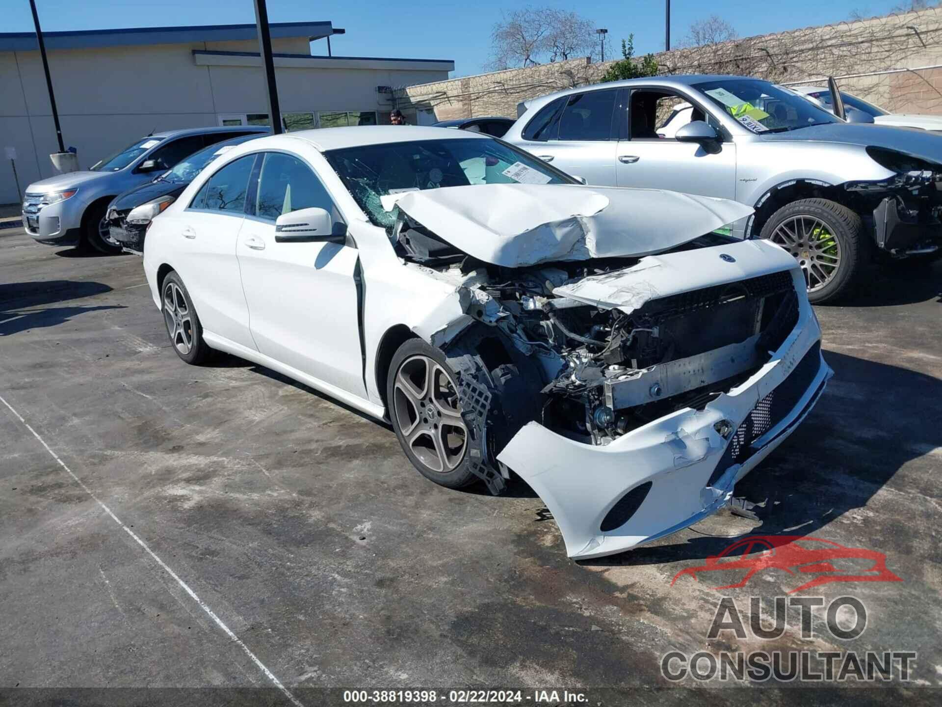 MERCEDES-BENZ CLA 250 2019 - WDDSJ4EB4KN713342