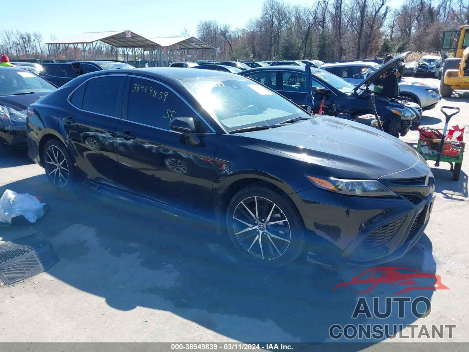 TOYOTA CAMRY 2023 - 4T1G11BK6PU098465