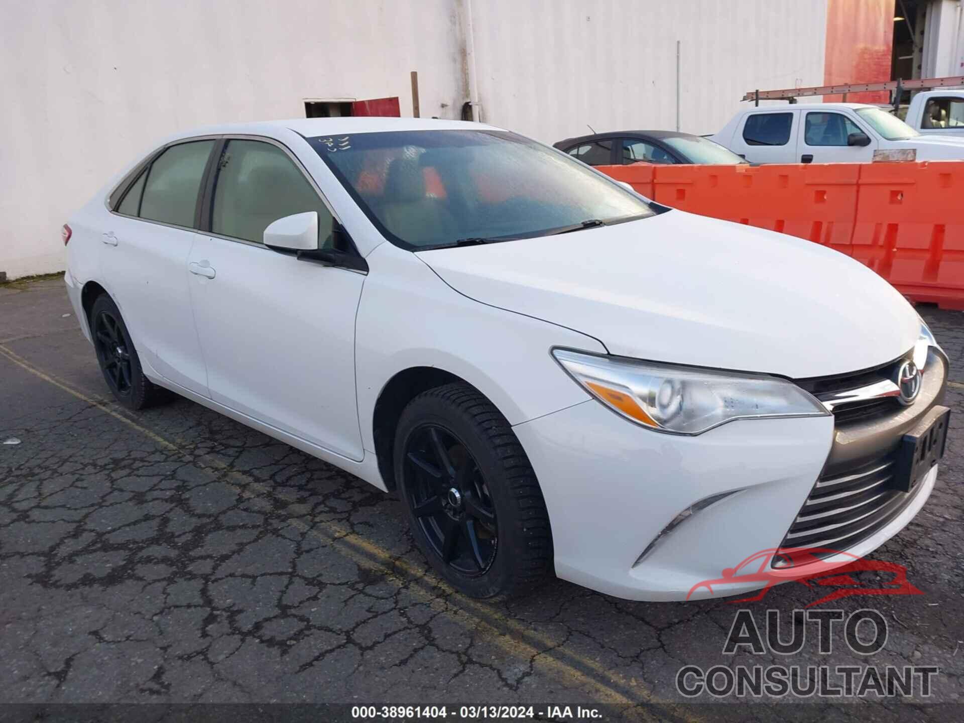 TOYOTA CAMRY 2016 - 4T4BF1FK5GR572787