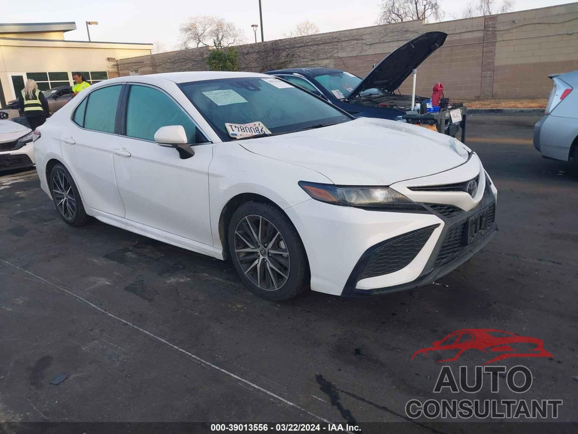 TOYOTA CAMRY 2022 - 4T1G11AKXNU053639