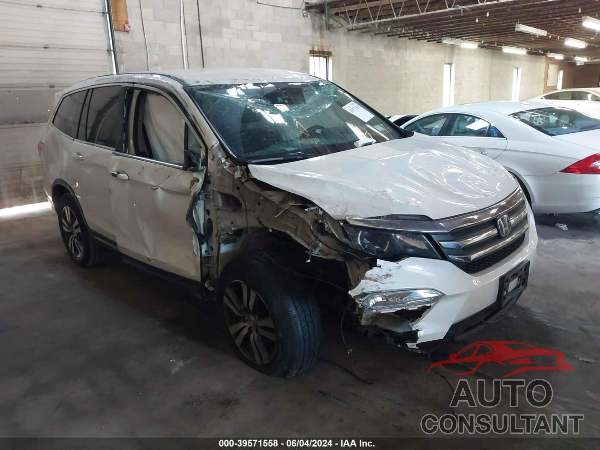 HONDA PILOT 2018 - 5FNYF6H45JB019304