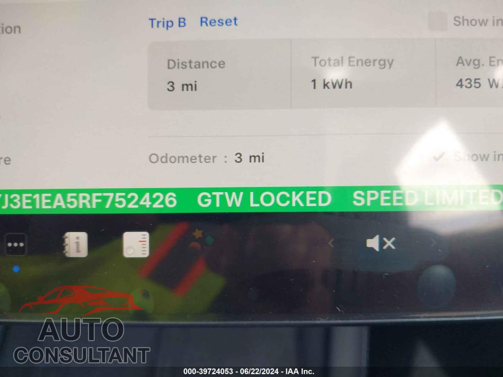 TESLA MODEL 3 2024 - 5YJ3E1EA5RF752426