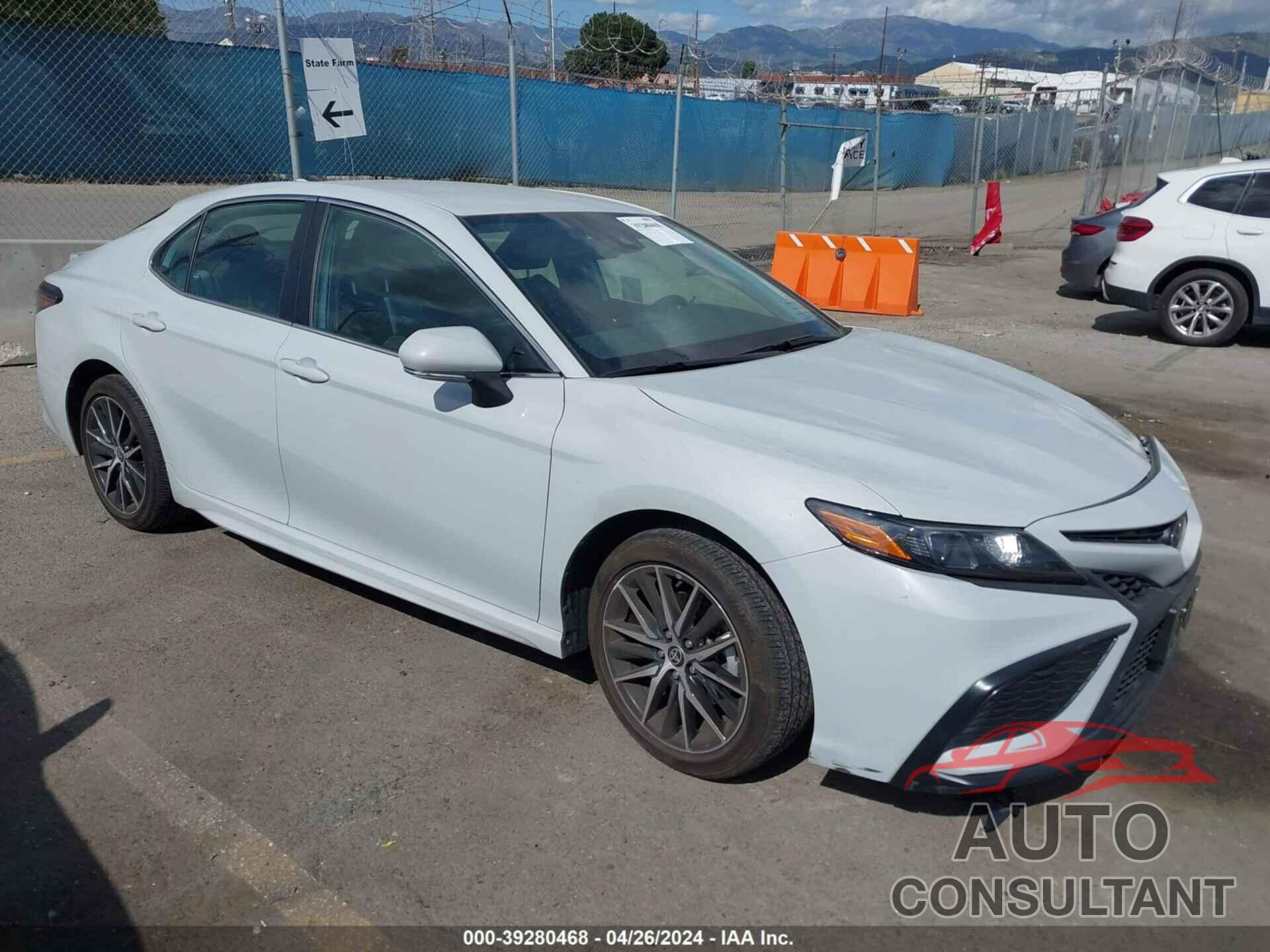 TOYOTA CAMRY 2023 - 4T1G11AK0PU106903