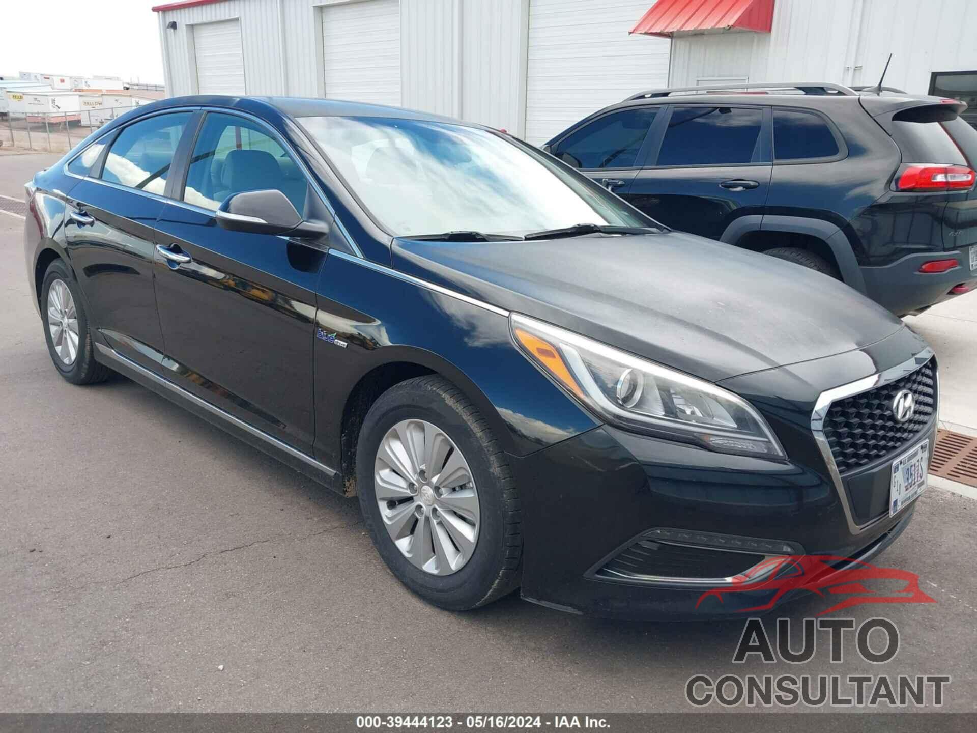 HYUNDAI SONATA 2016 - KMHE24L13GA018939