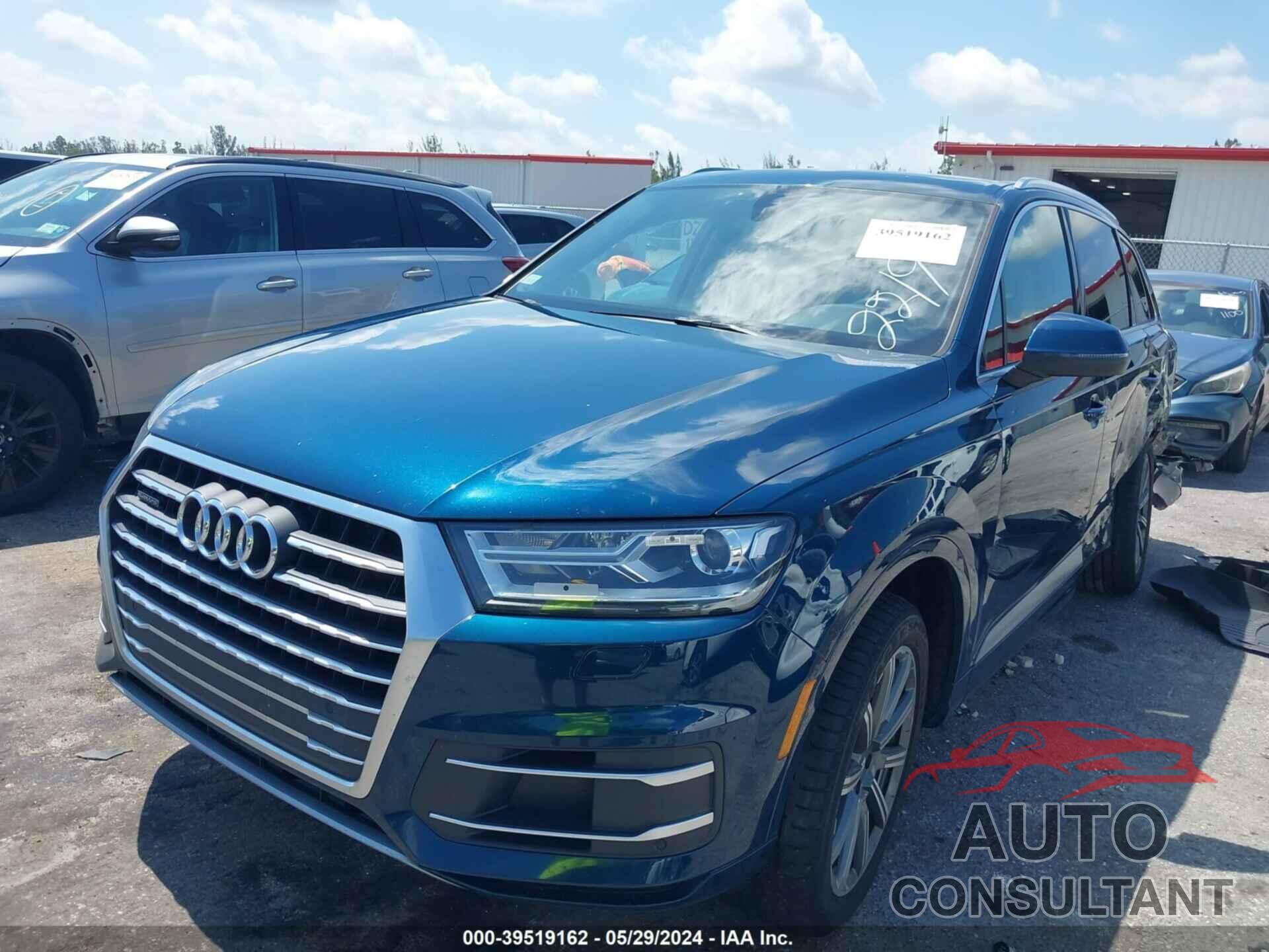 AUDI Q7 2018 - WA1LHAF7XJD022219