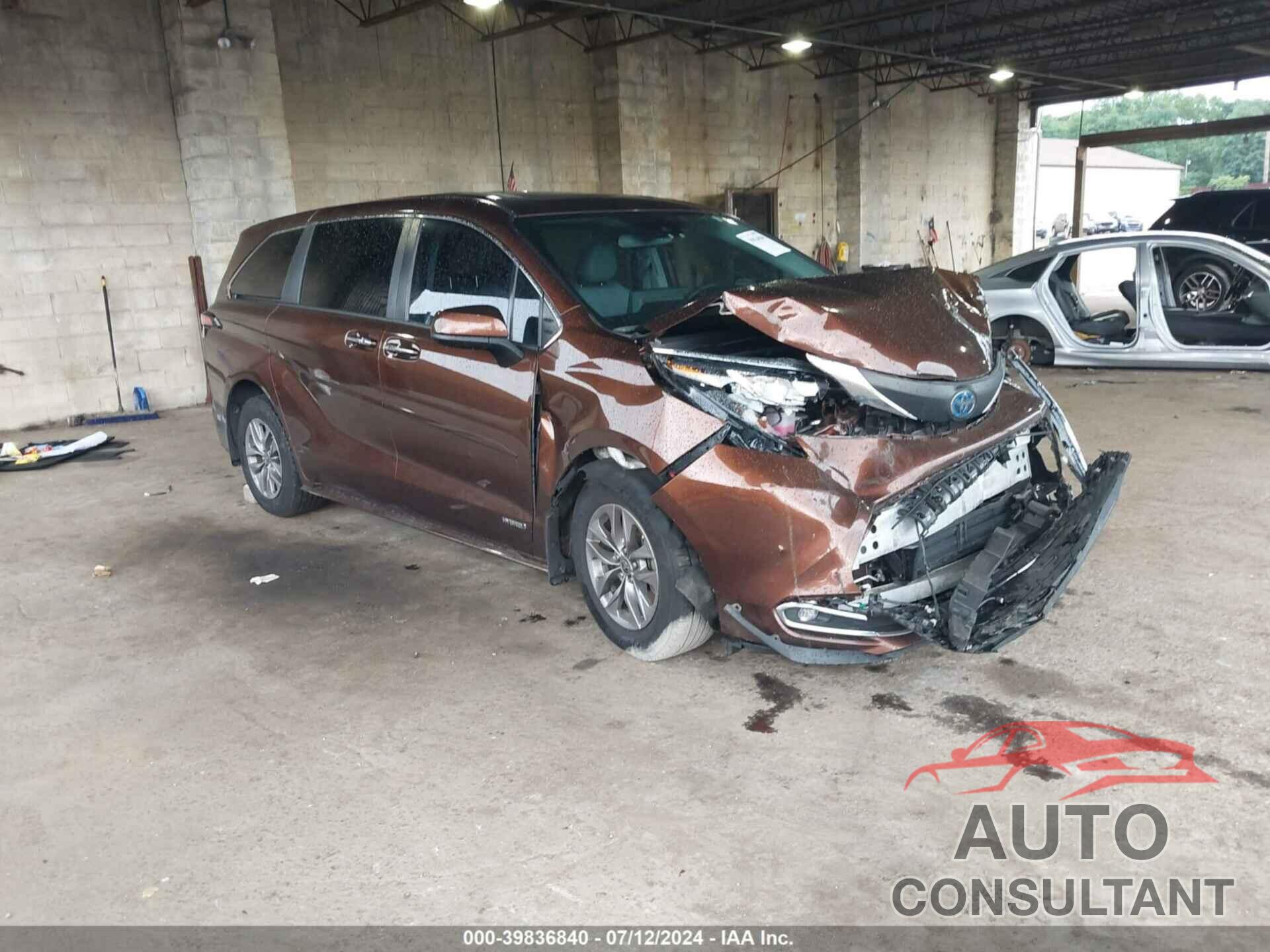 TOYOTA SIENNA 2021 - 5TDYSKFC4MS011869