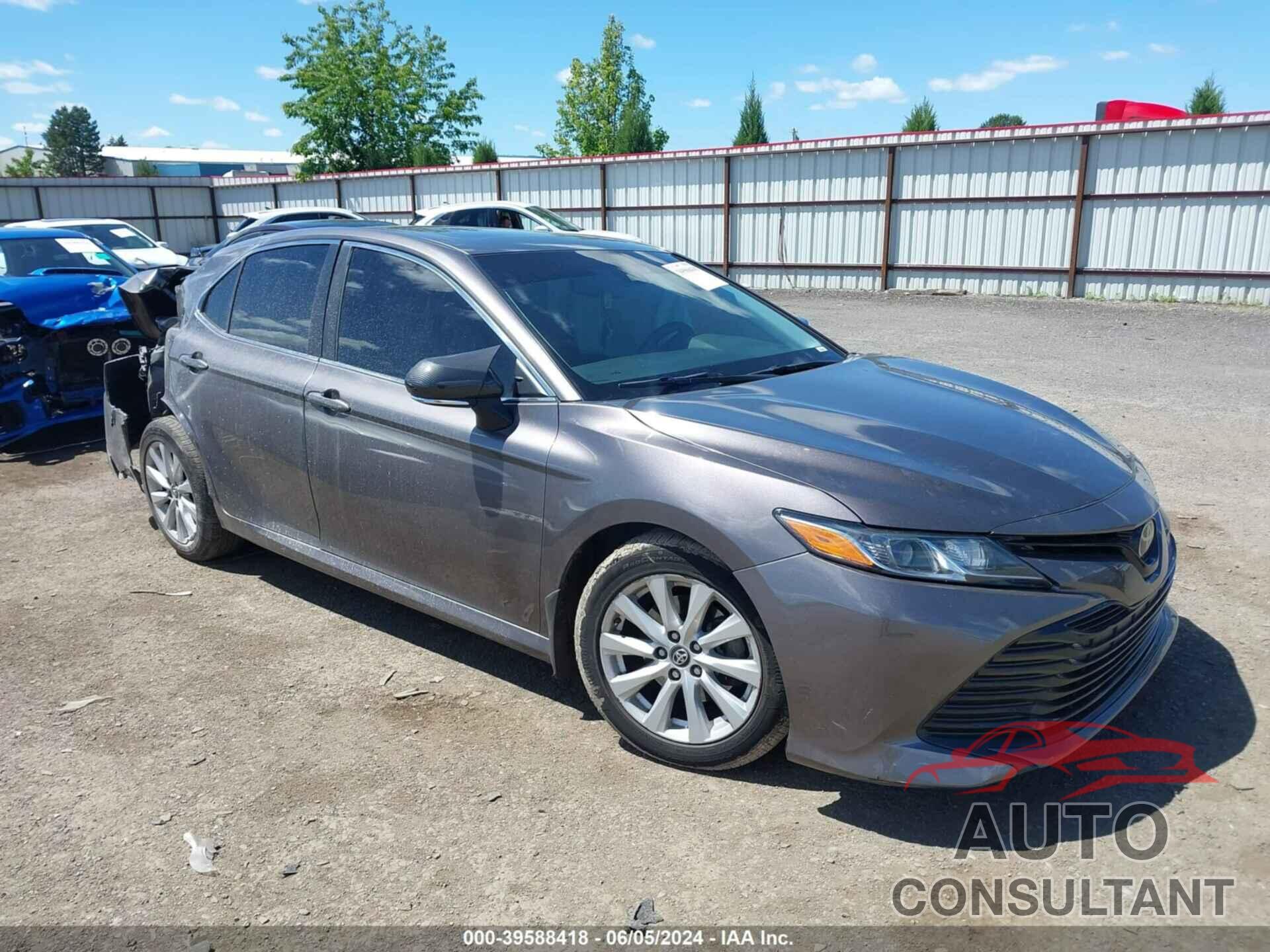 TOYOTA CAMRY 2018 - 4T1B11HK0JU155459