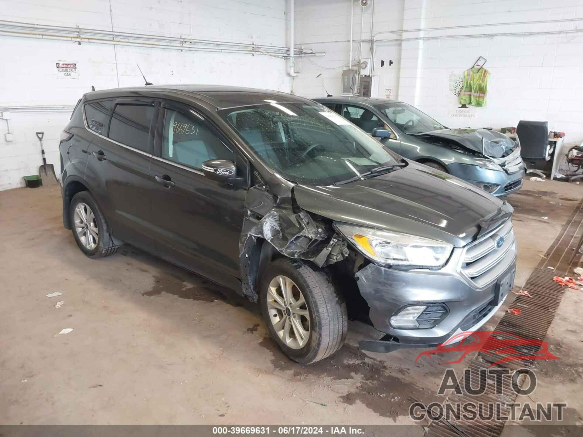 FORD ESCAPE 2017 - 1FMCU0GD6HUE73430