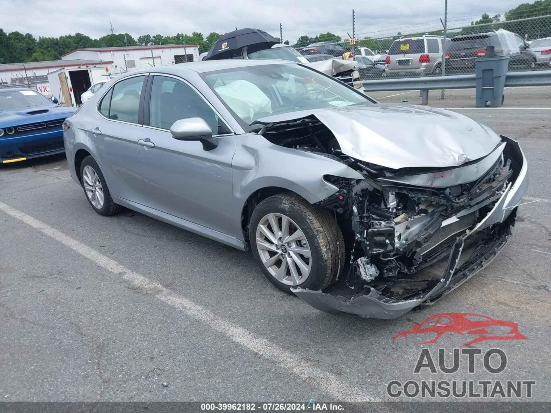 TOYOTA CAMRY 2022 - 4T1C11AKXNU642480