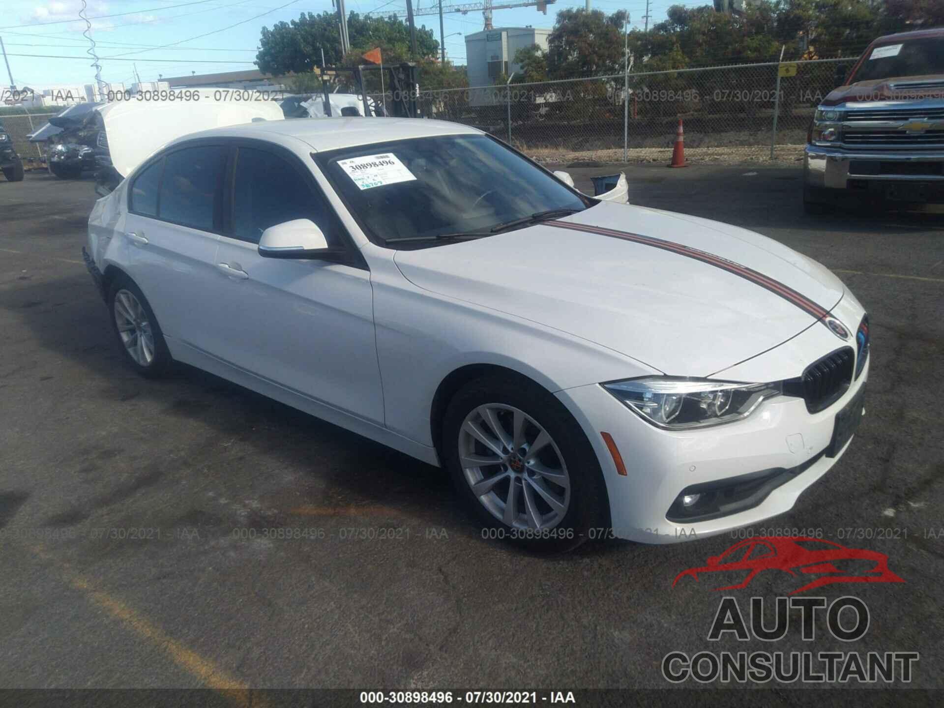 BMW 3 SERIES 2018 - WBA8E1G50JNU92610