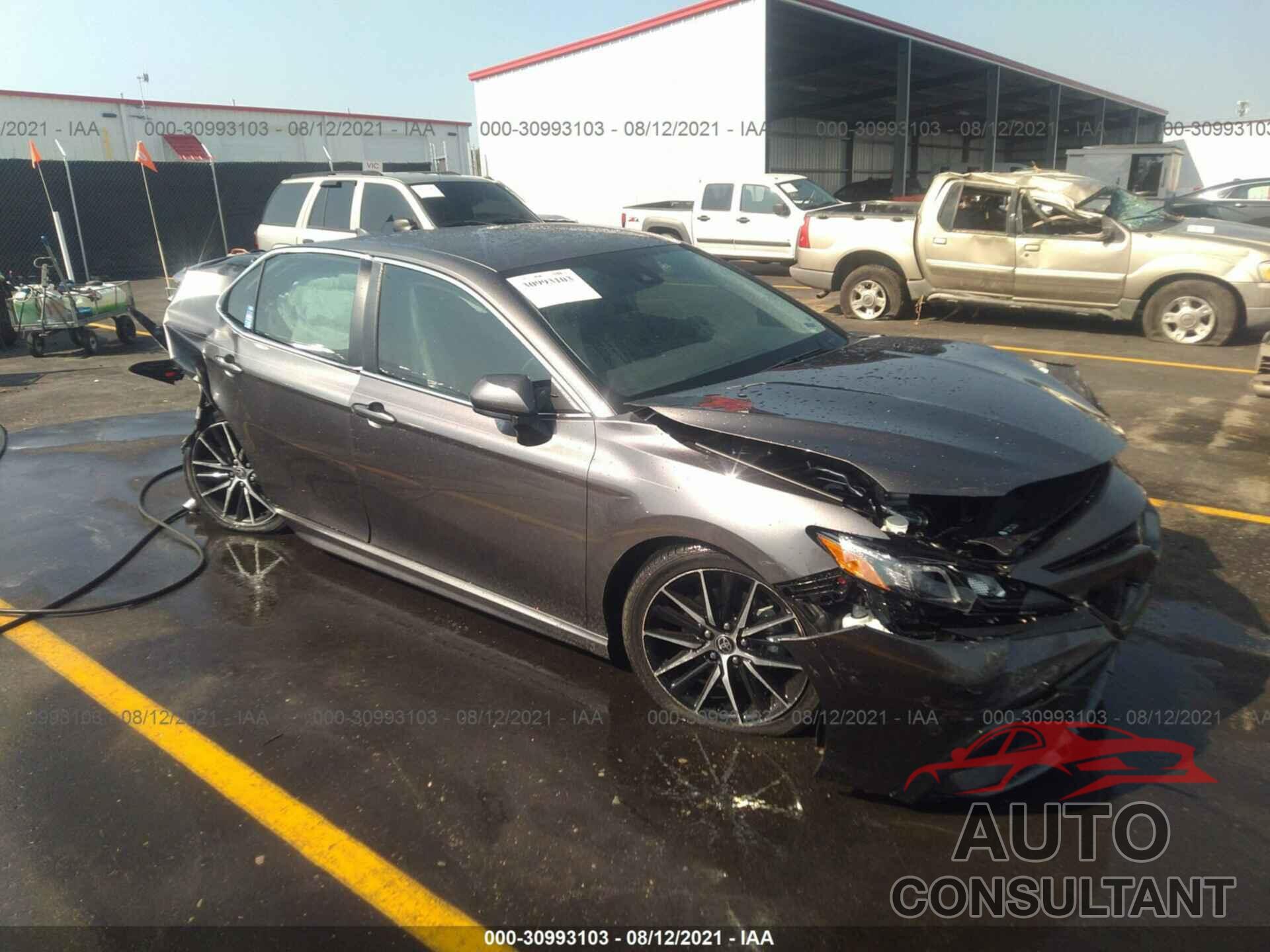 TOYOTA CAMRY 2021 - 4T1G11AK6MU479407