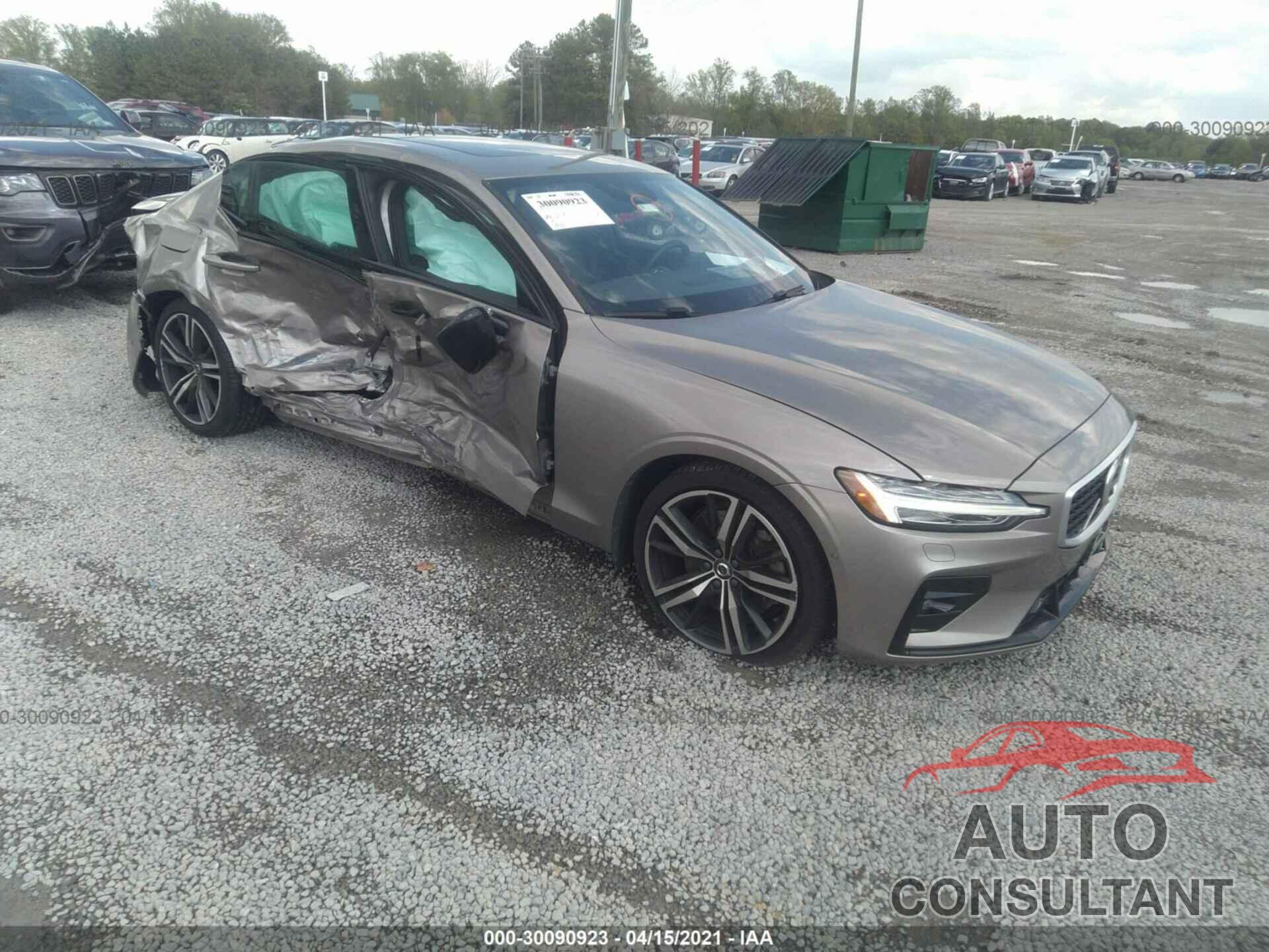 VOLVO S60 2019 - 7JRA22TM1KG017555