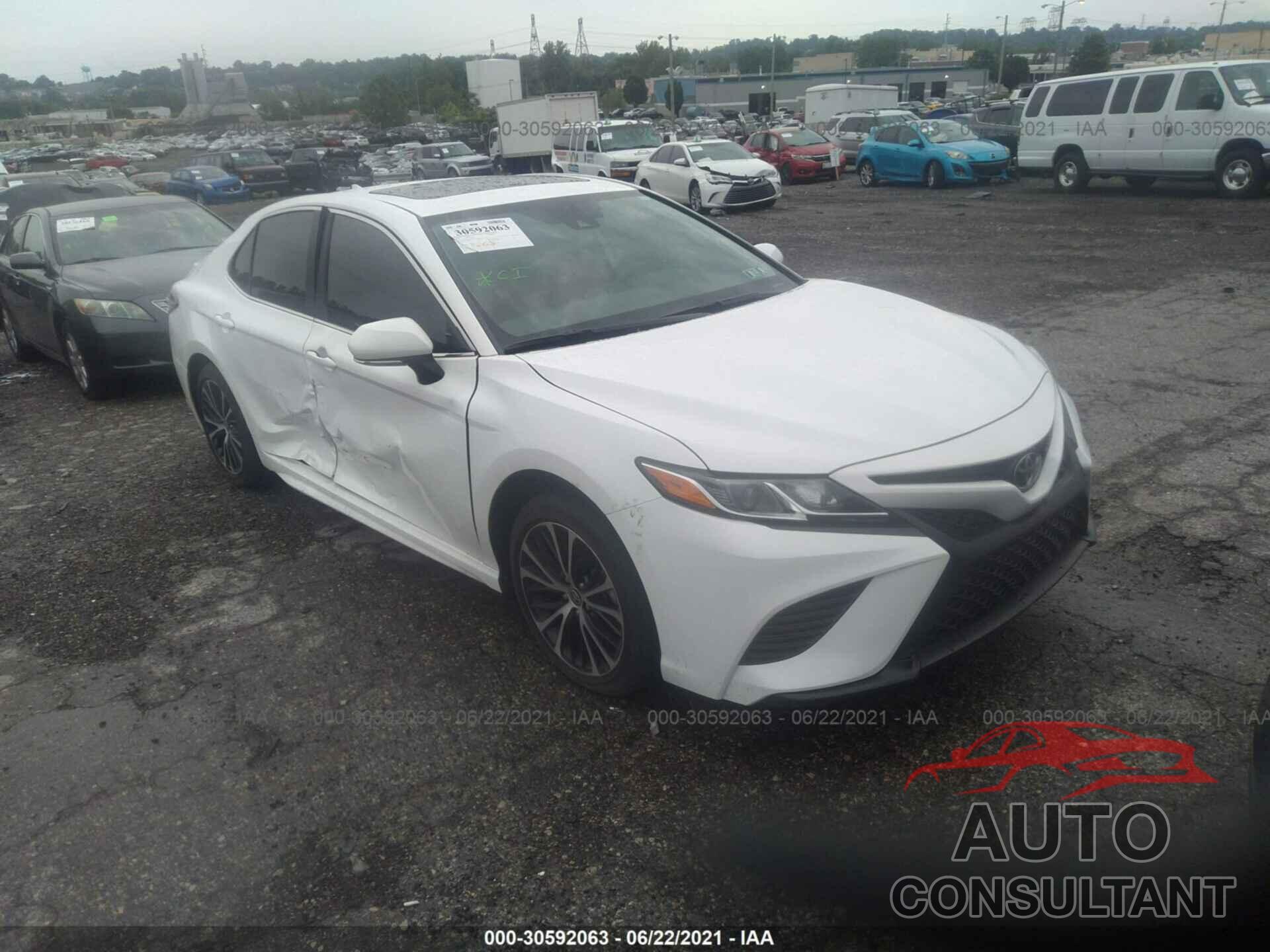 TOYOTA CAMRY 2020 - 4T1J11AK8LU949084