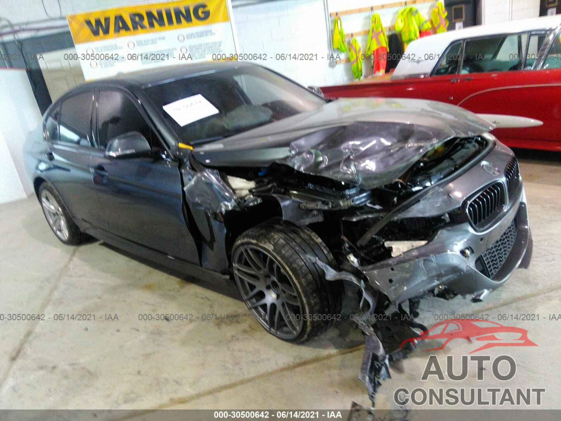 BMW 3 SERIES 2018 - WBA8B7G54JNU95568