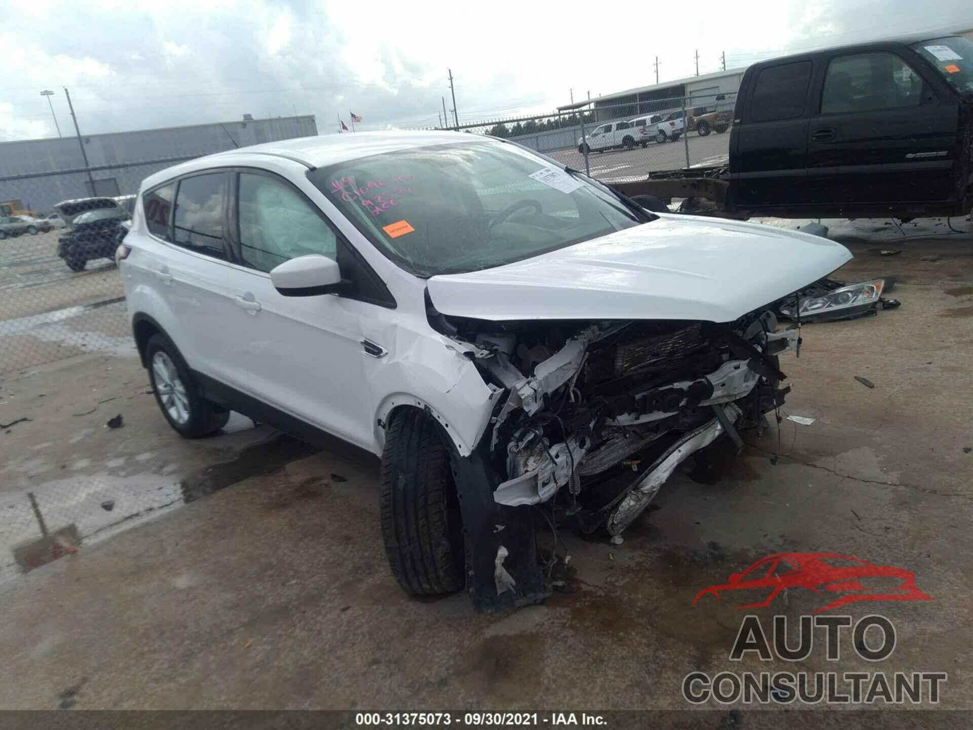 FORD ESCAPE 2017 - 1FMCU9GD0HUE24440