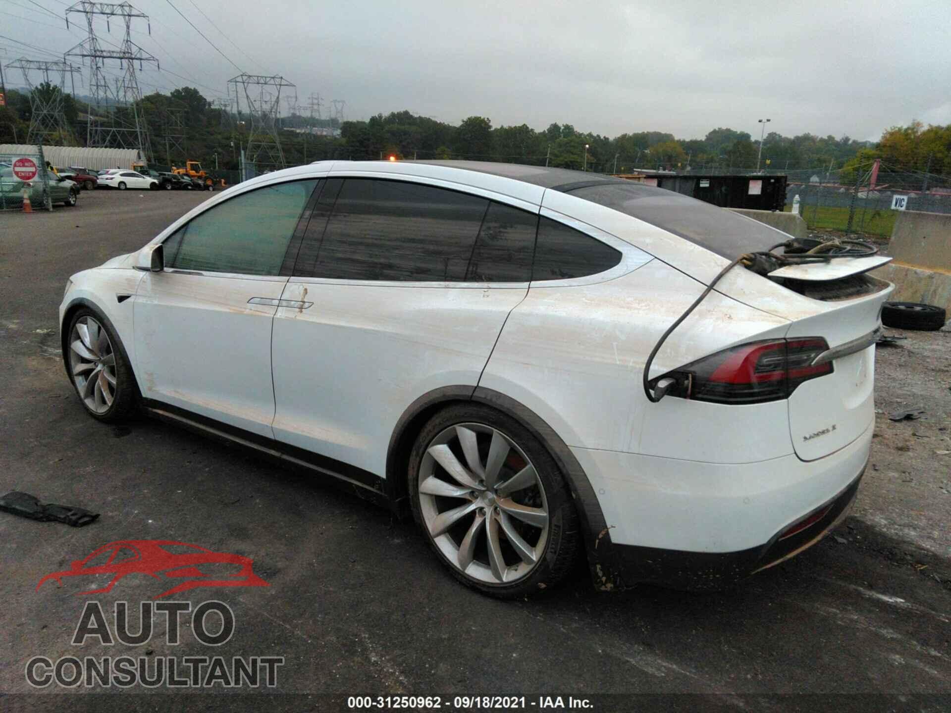 TESLA MODEL X 2017 - 5YJXCBE20HF044489