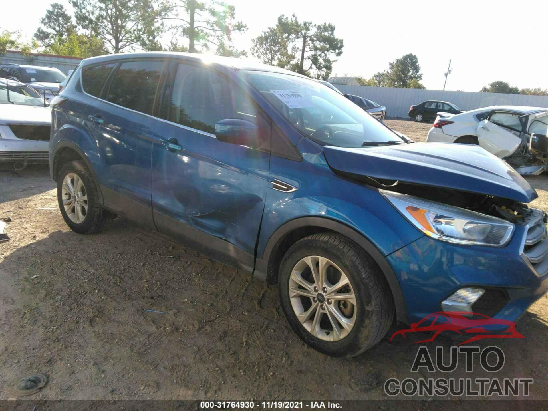 FORD ESCAPE 2017 - 1FMCU0G95HUD29749