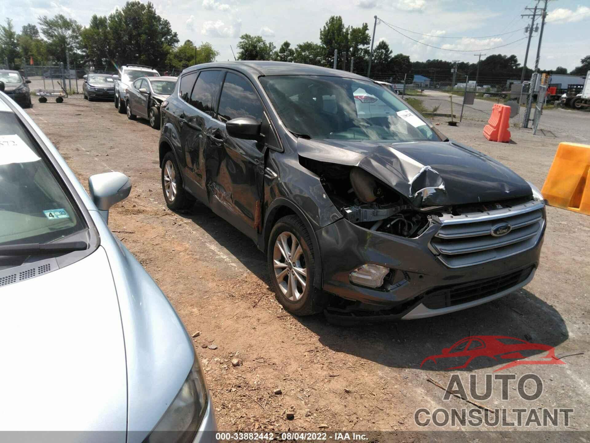 FORD ESCAPE 2017 - 1FMCU0G95HUC02239