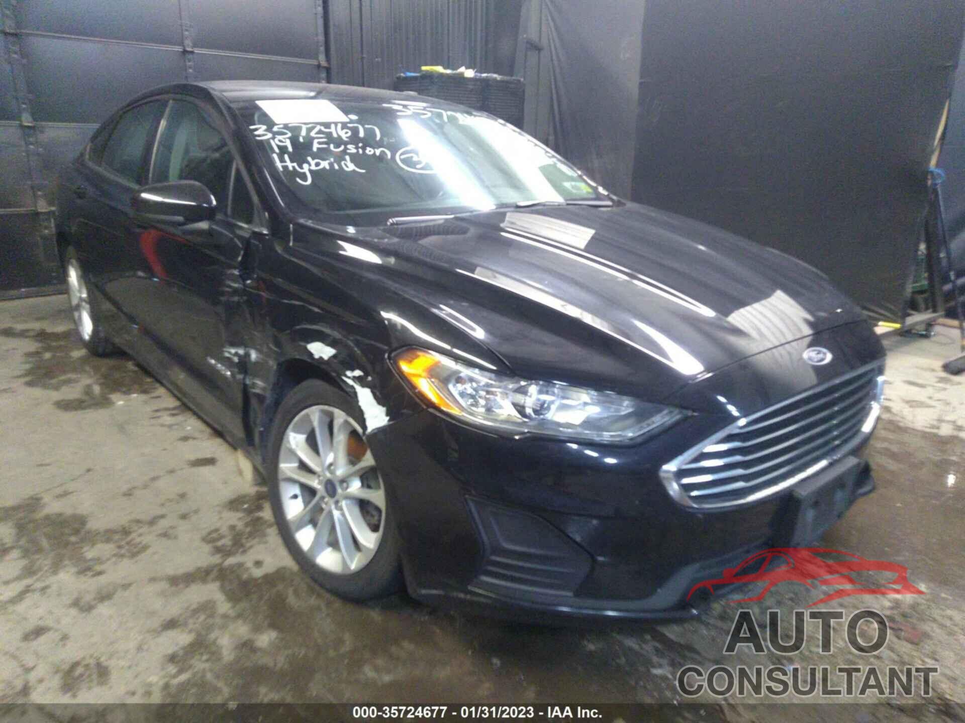 FORD FUSION HYBRID 2019 - 3FA6P0LU5KR191816