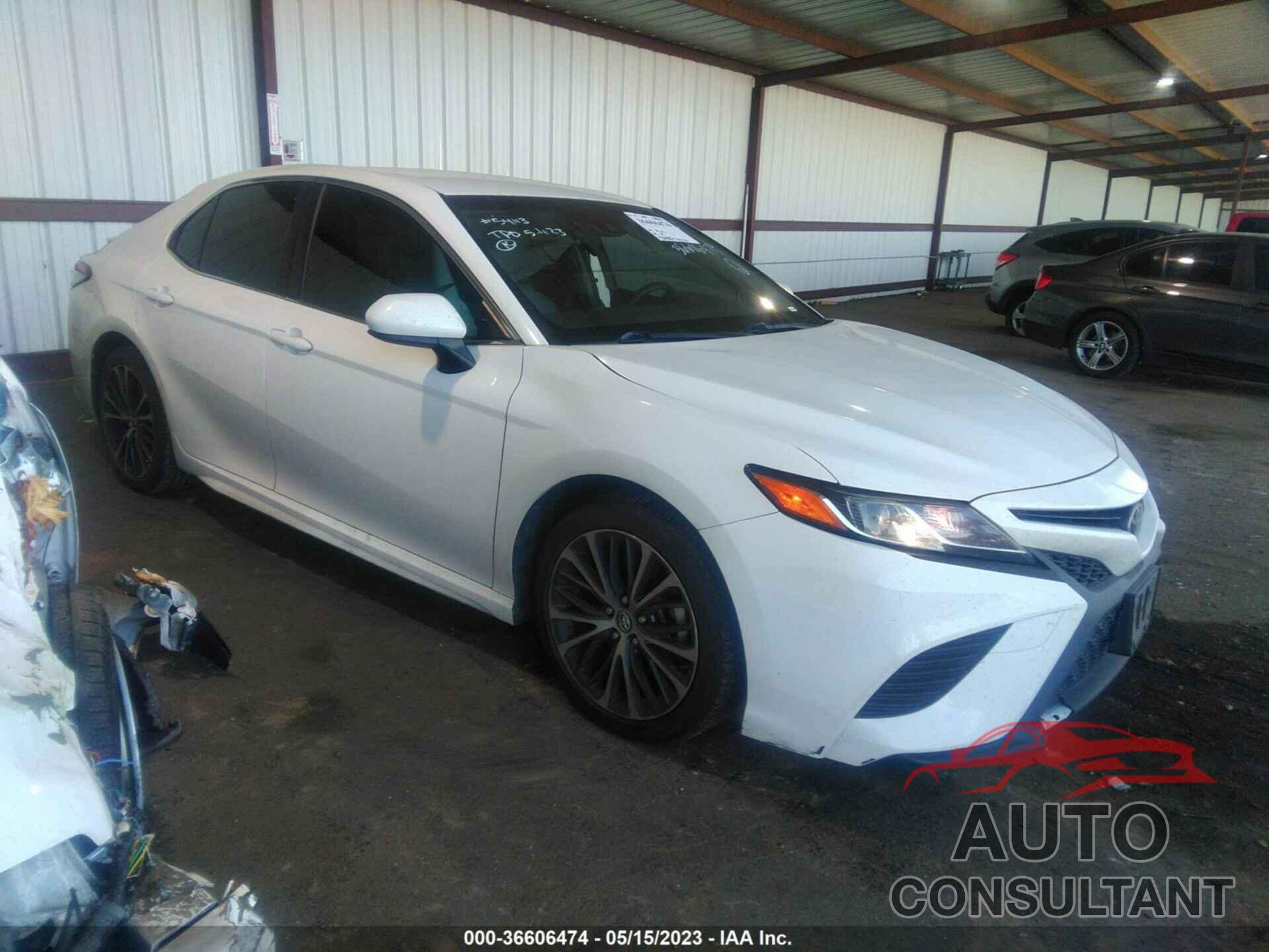 TOYOTA CAMRY 2018 - JTNB11HK3J3009563