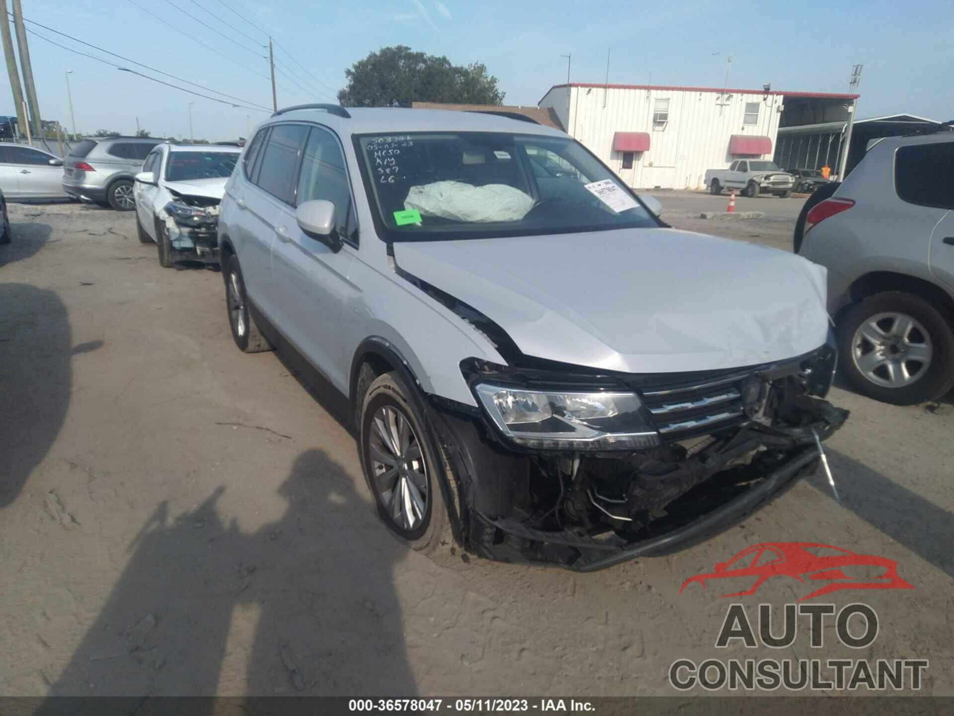 VOLKSWAGEN TIGUAN 2018 - 3VV3B7AX9JM175276