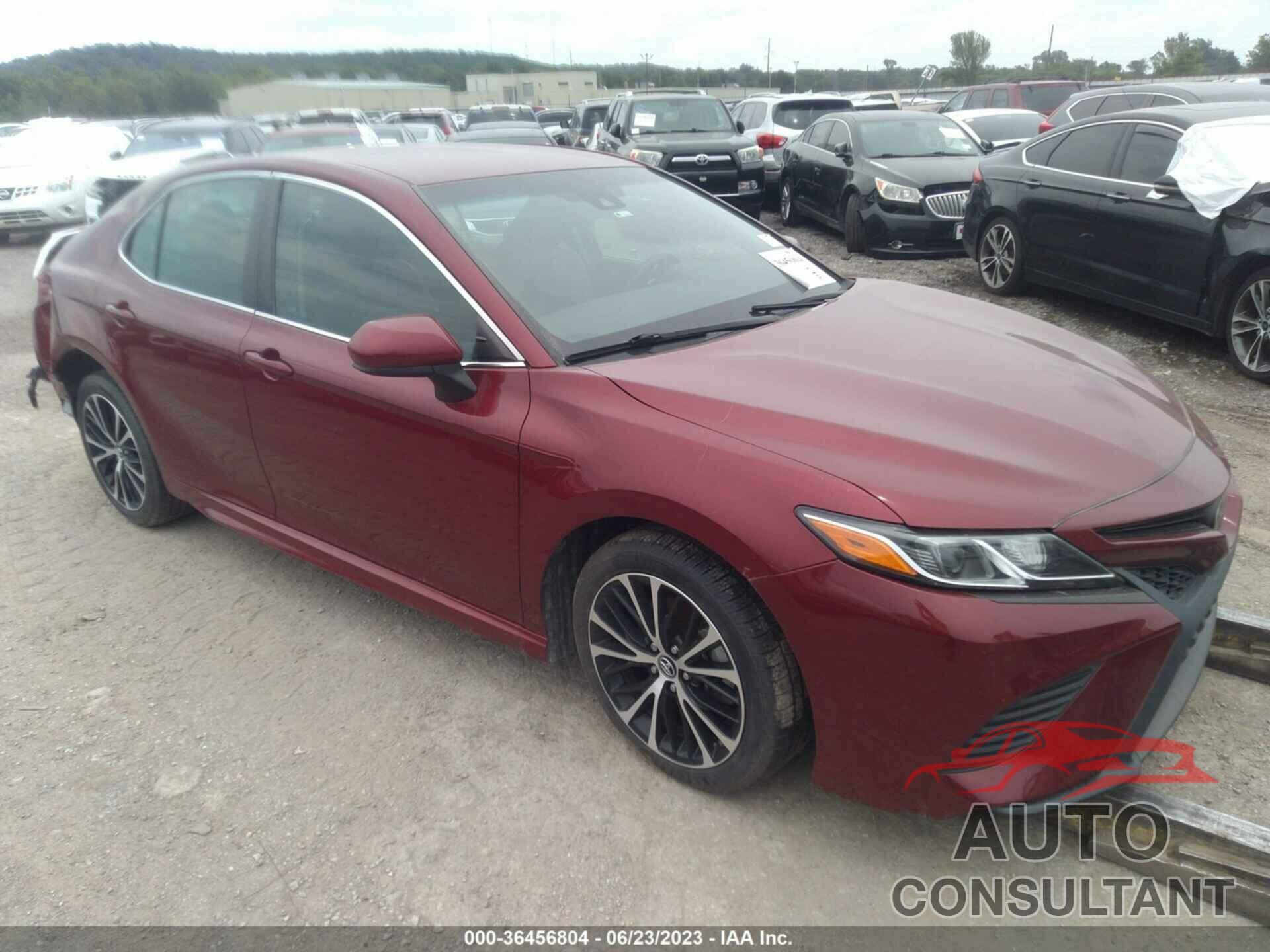 TOYOTA CAMRY 2018 - 4T1B11HK5JU672336