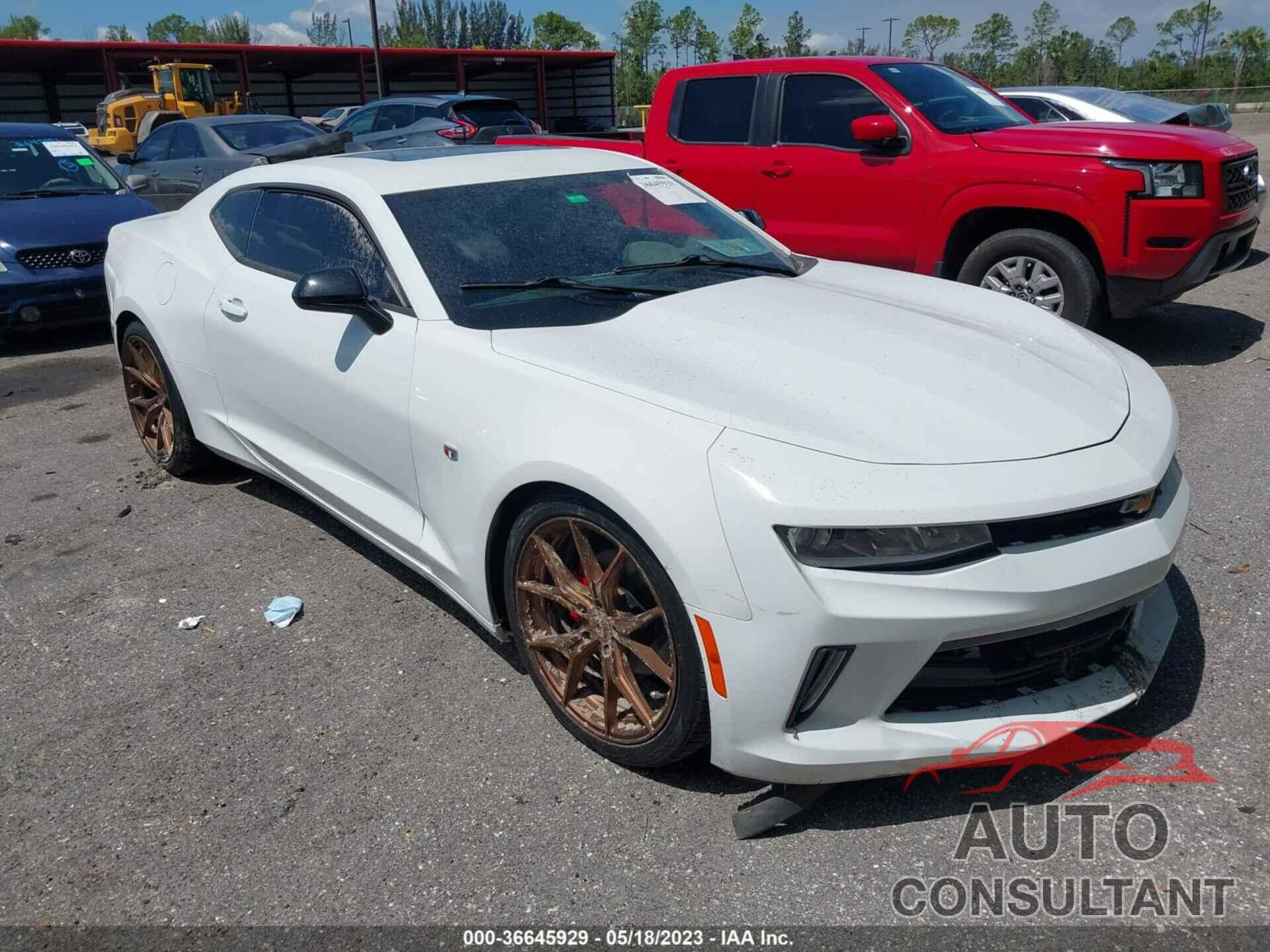 CHEVROLET CAMARO 2018 - 1G1FB1RX8J0158378