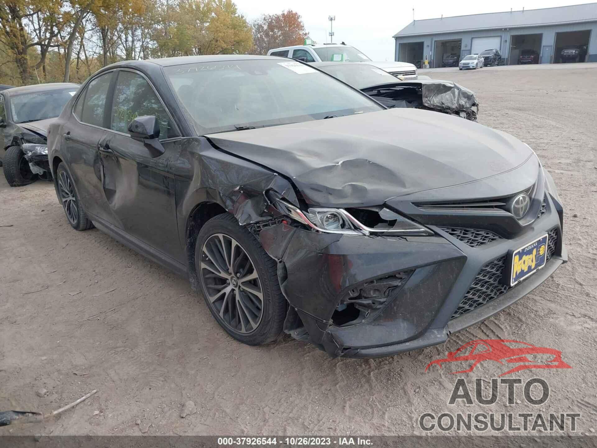 TOYOTA CAMRY 2018 - 4T1B11HK2JU617875