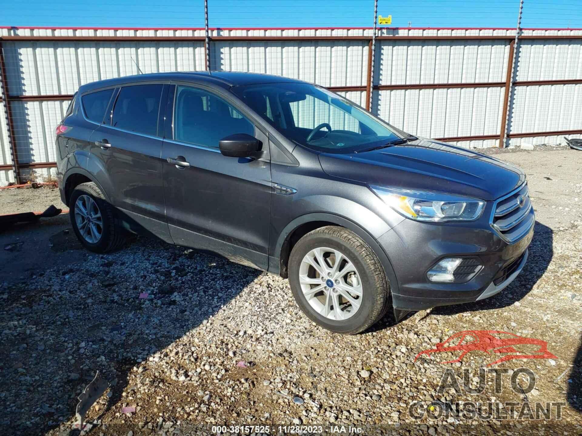 FORD ESCAPE 2017 - 1FMCU0GD4HUA12484