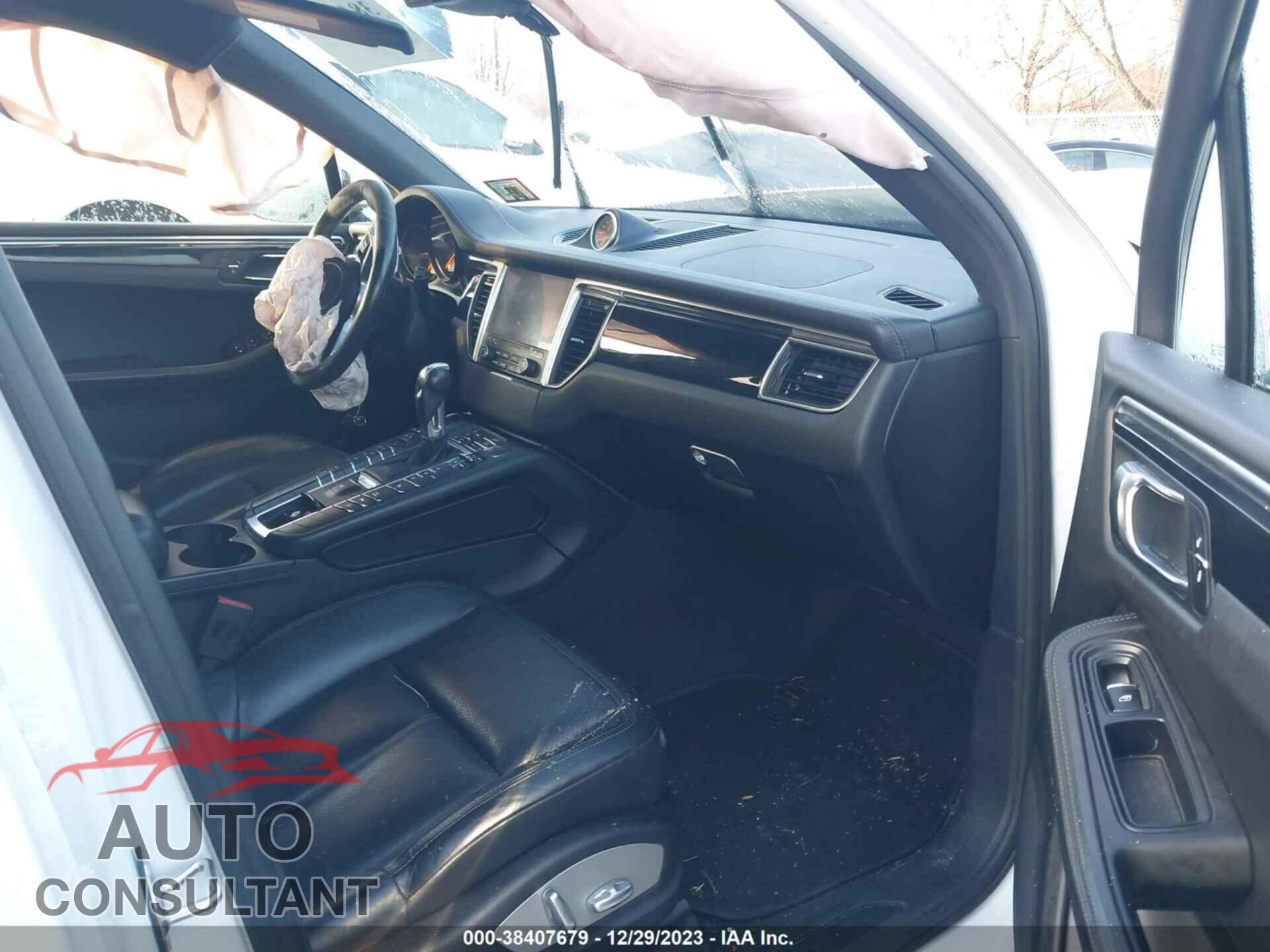 PORSCHE MACAN 2017 - WP1AA2A51HLB05937