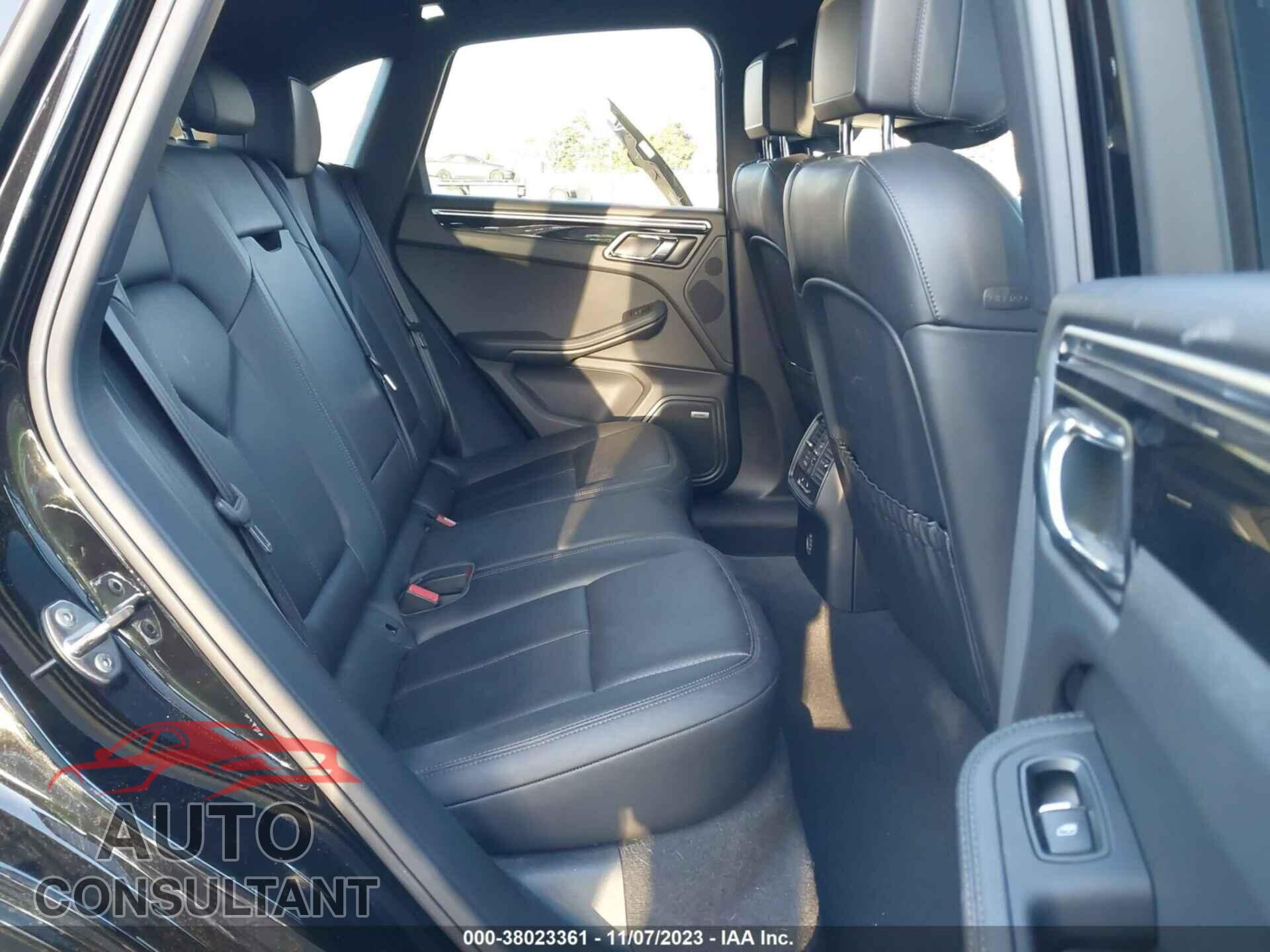 PORSCHE MACAN 2018 - WP1AA2A52JLB08075