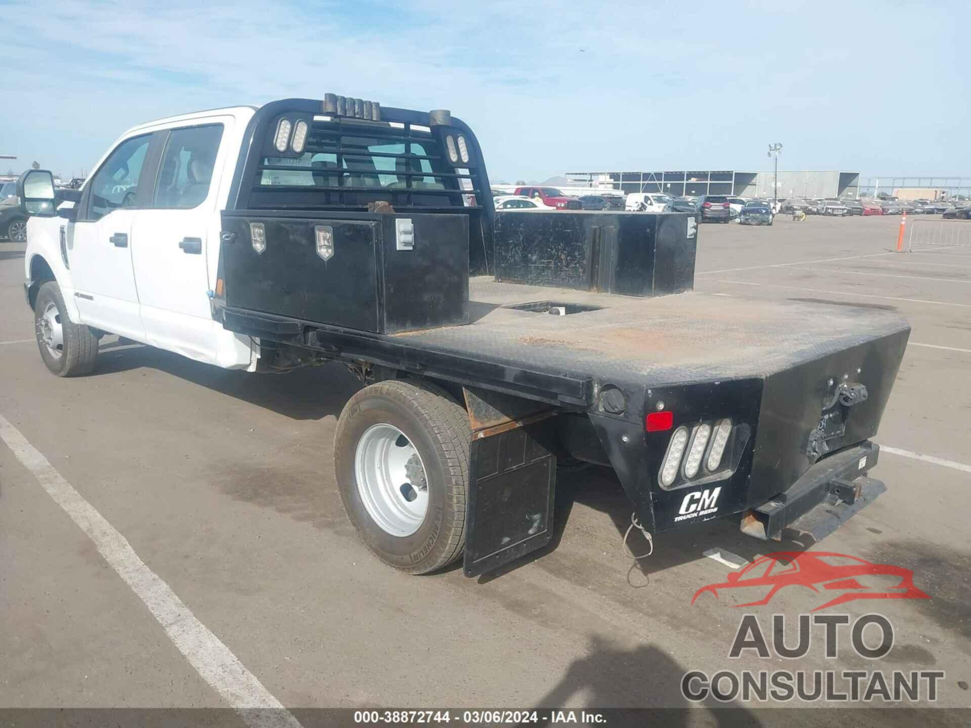 FORD F-350 CHASSIS 2019 - 1FD8W3HT5KEF73124