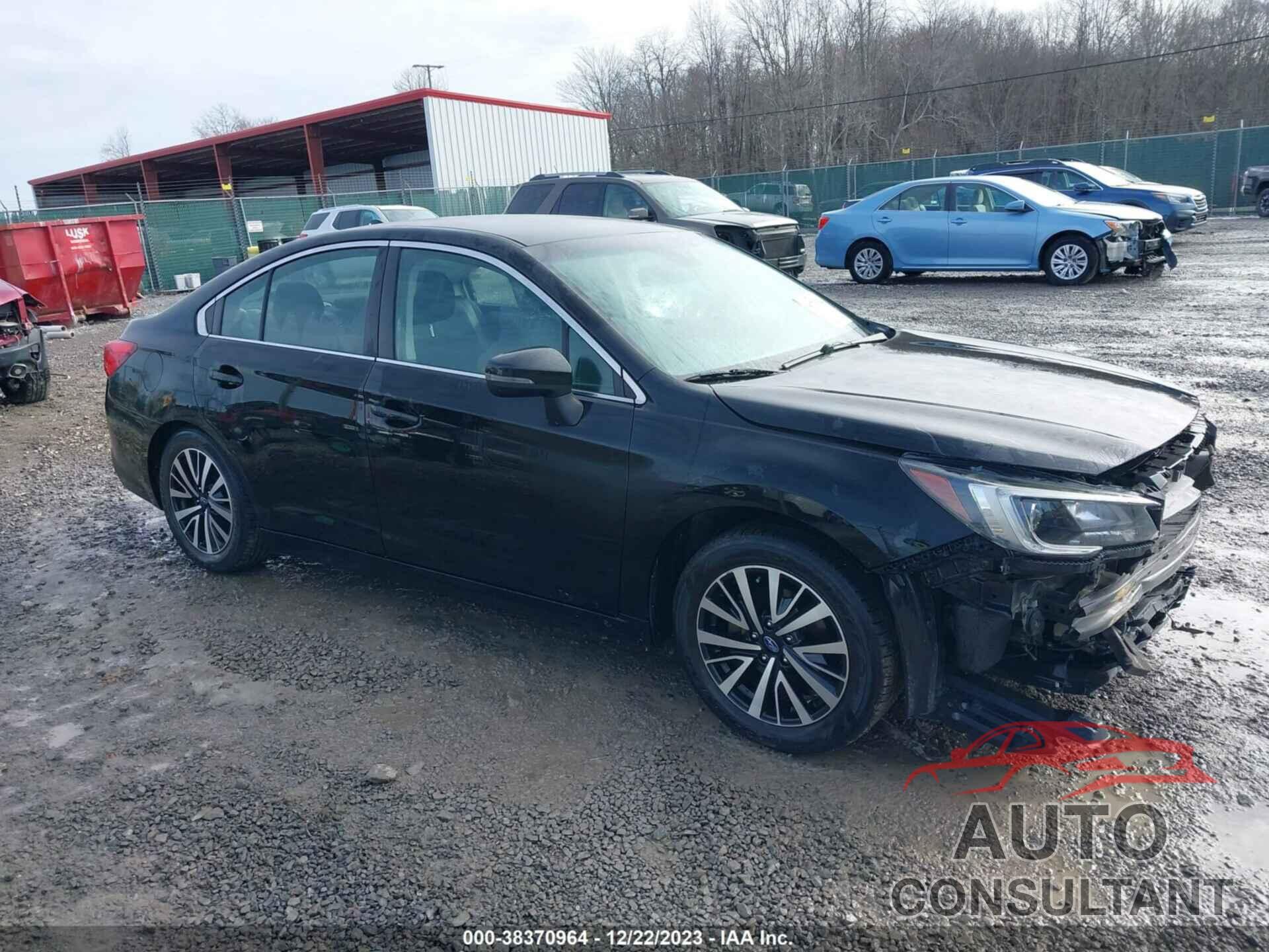 SUBARU LEGACY 2018 - 4S3BNAF62J3045615