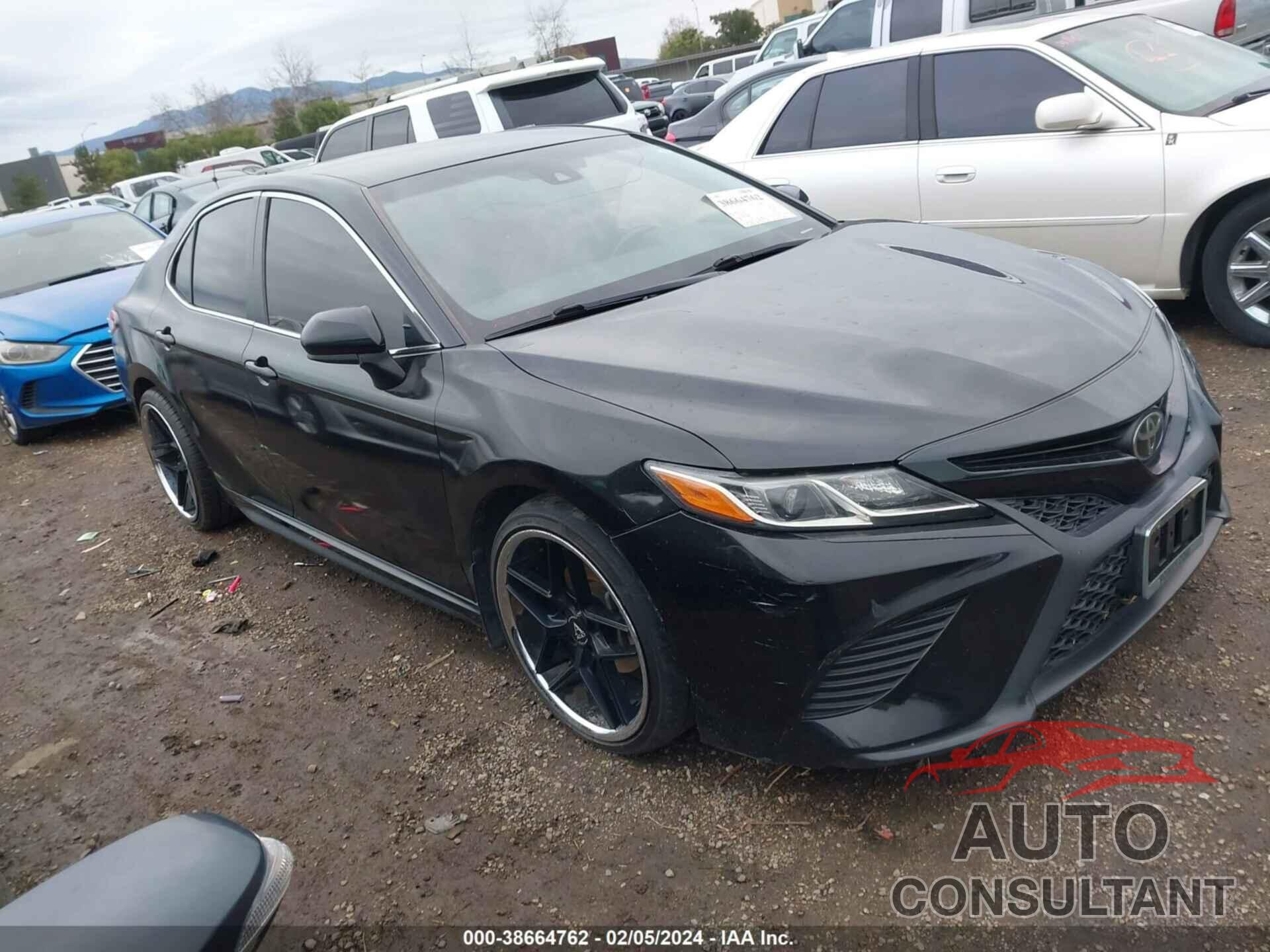 TOYOTA CAMRY 2018 - JTNB11HK9J3036198