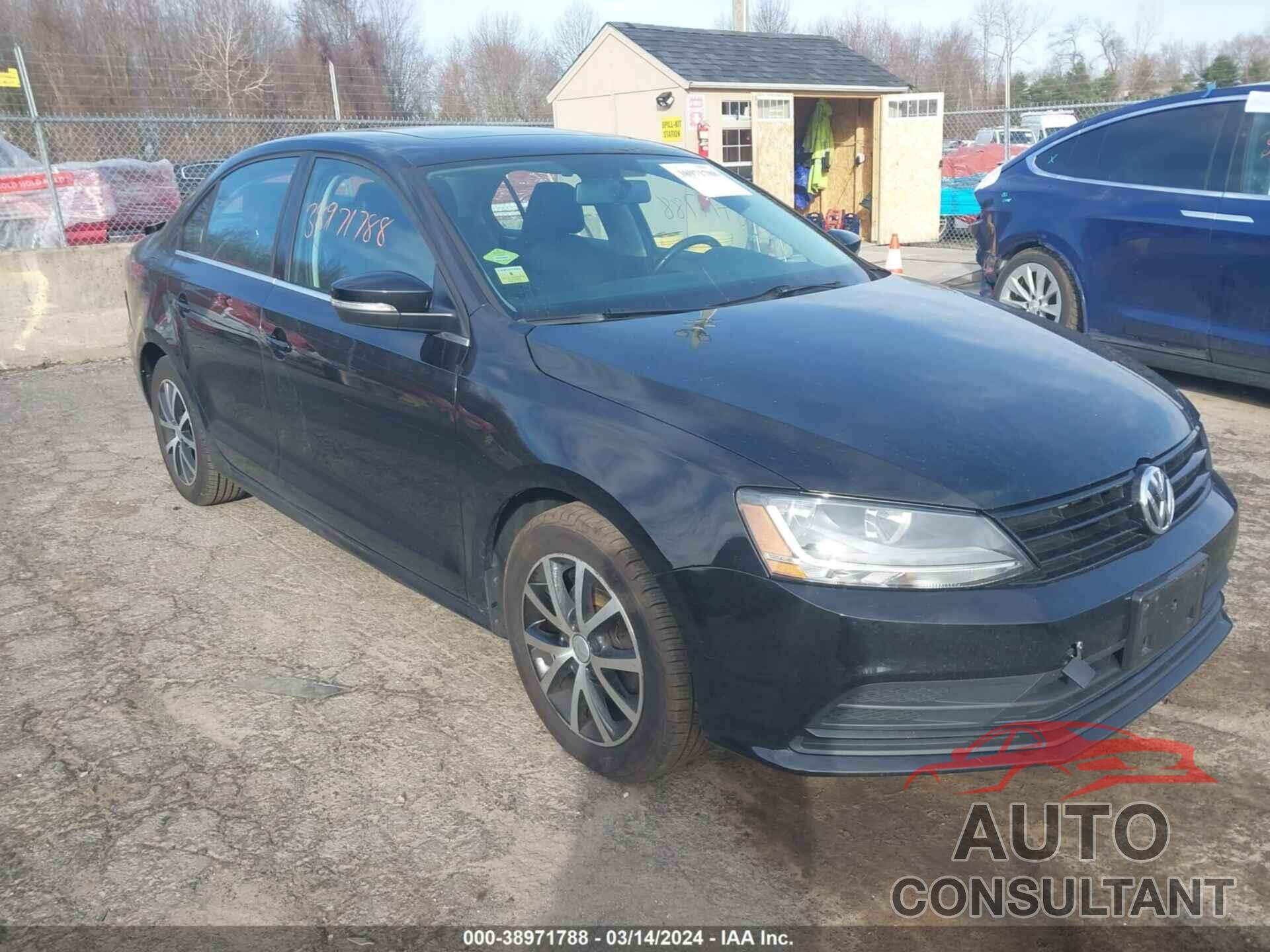 VOLKSWAGEN JETTA 2018 - 3VWDB7AJXJM261966