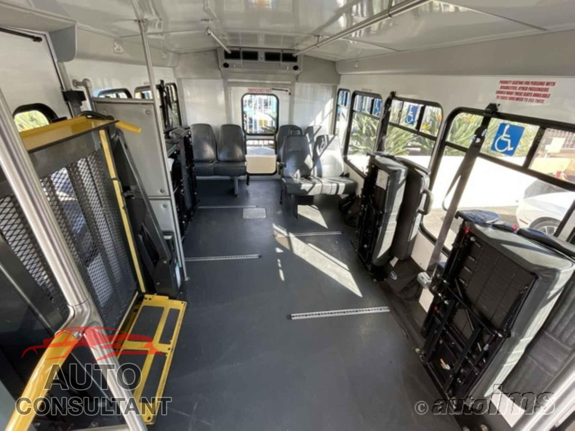 FORD E-350 CUTAWAY 2017 - 1FDEE3FS0HDC46080