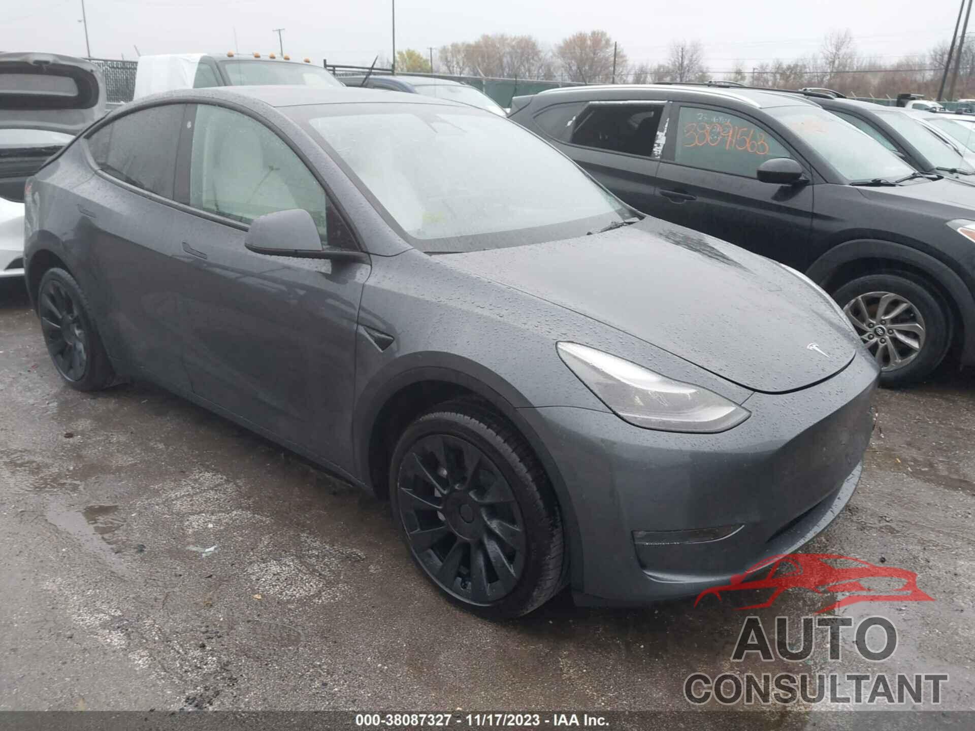 TESLA MODEL Y 2023 - 7SAYGDEE8PF785408
