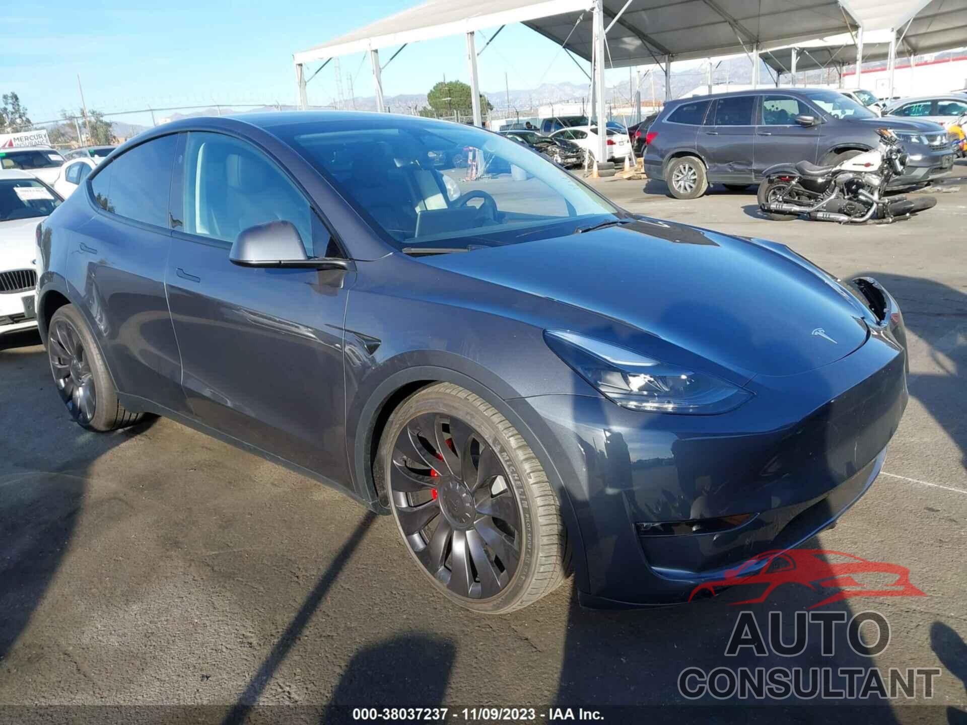 TESLA MODEL Y 2023 - 7SAYGDEF8PF874694