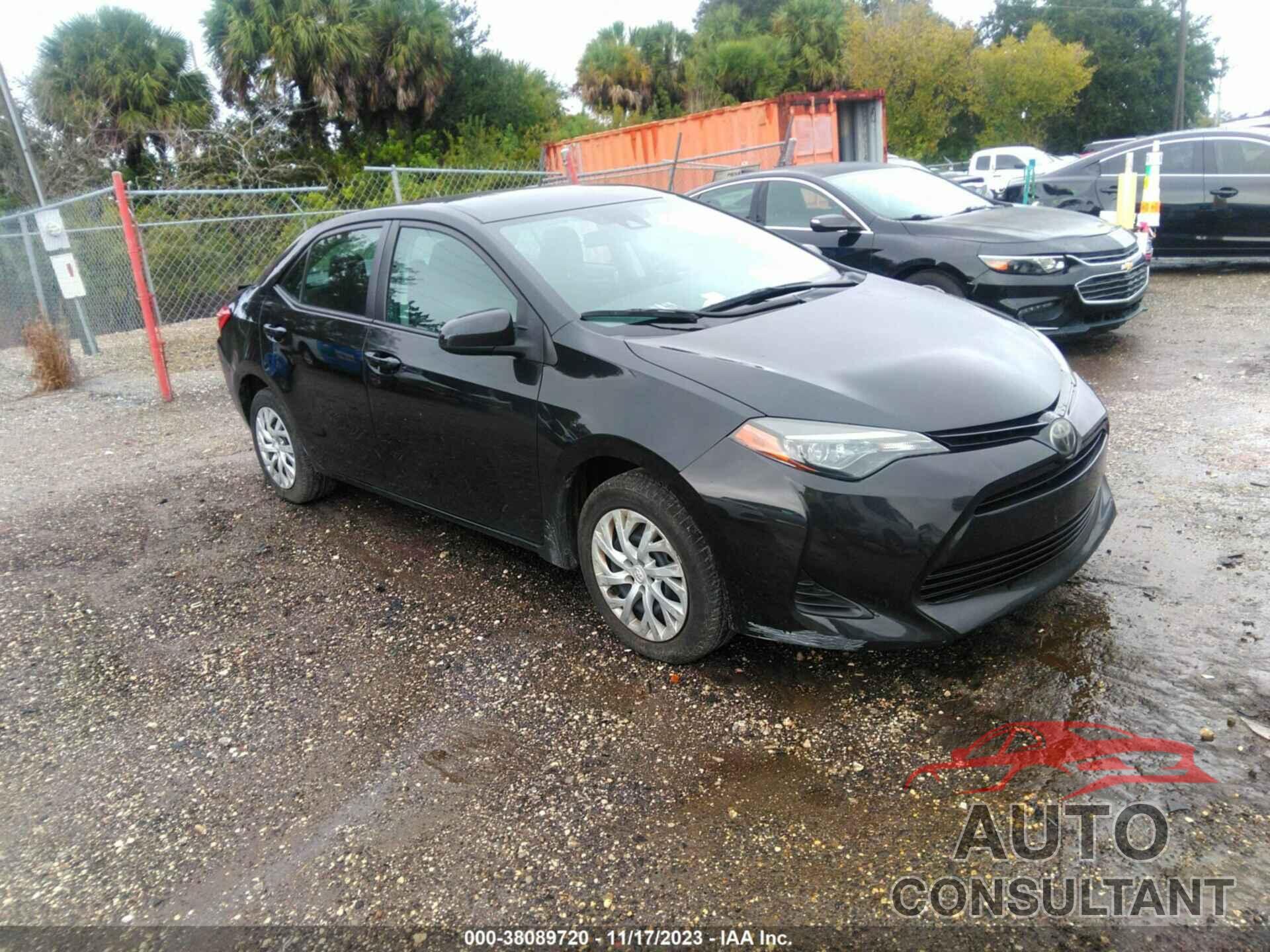 TOYOTA COROLLA 2018 - 5YFBURHE2JP822002