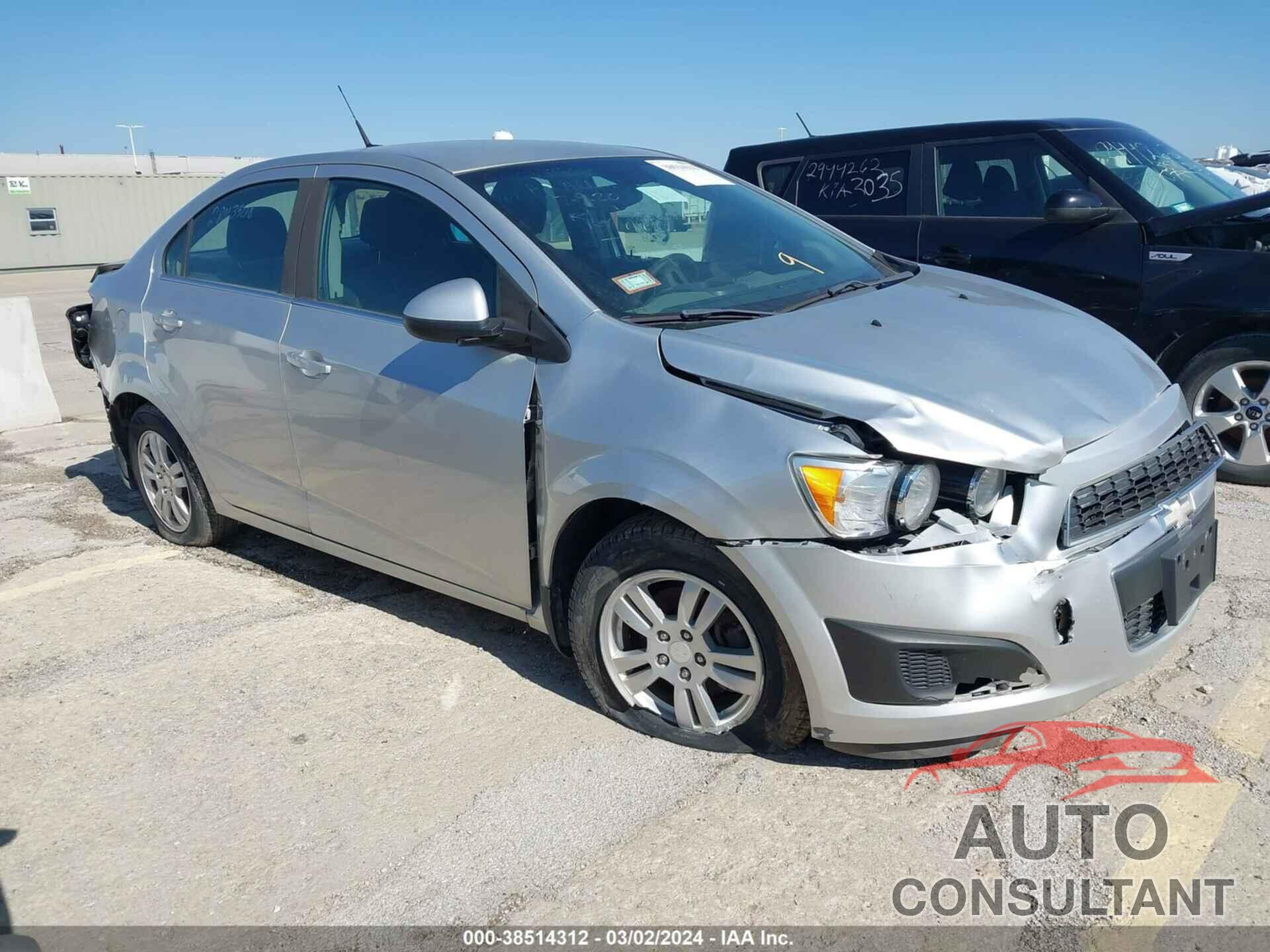 CHEVROLET SONIC 2013 - 1G1JC5SH2D4153434