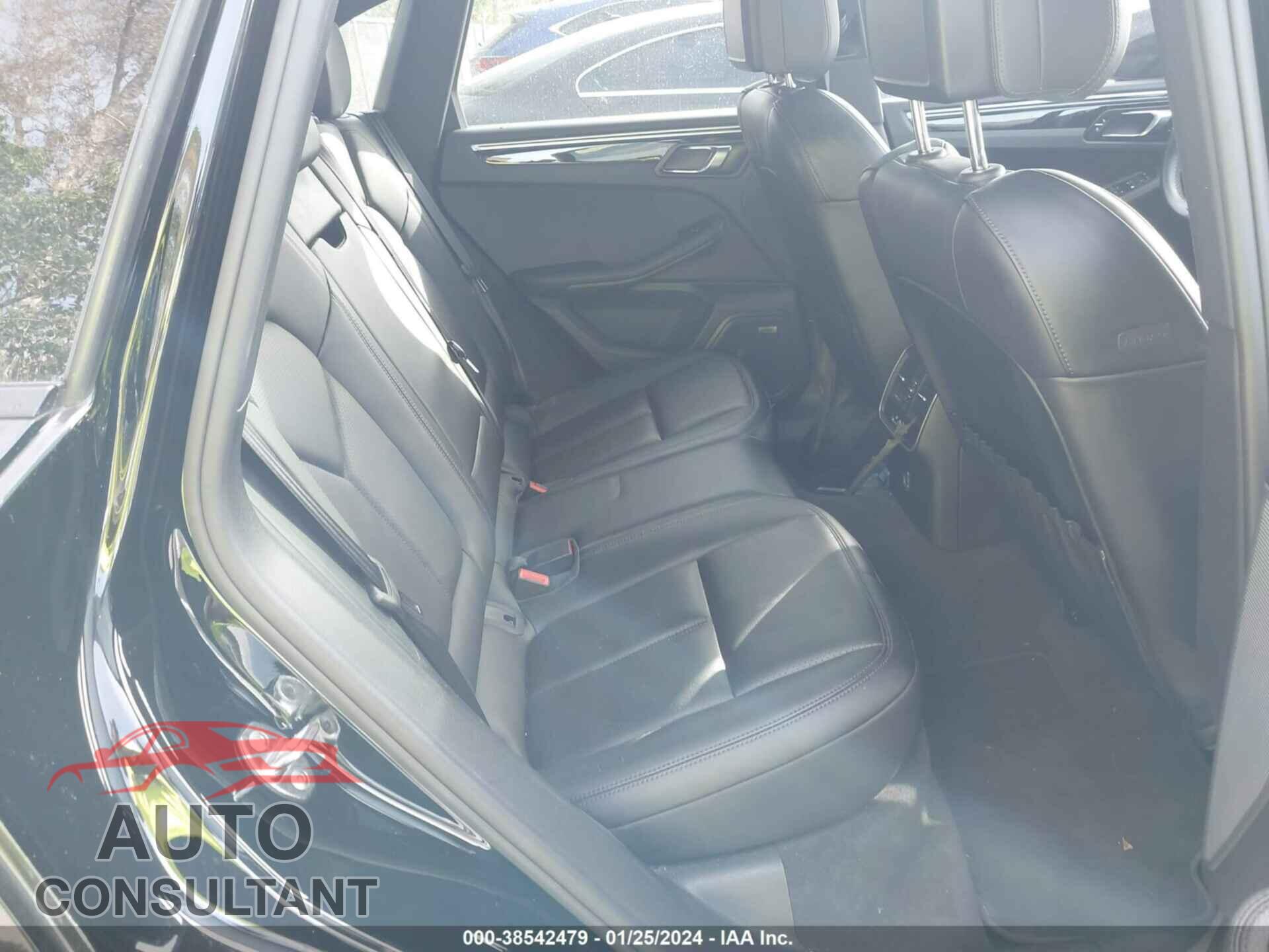 PORSCHE MACAN 2018 - WP1AA2A54JLB19174