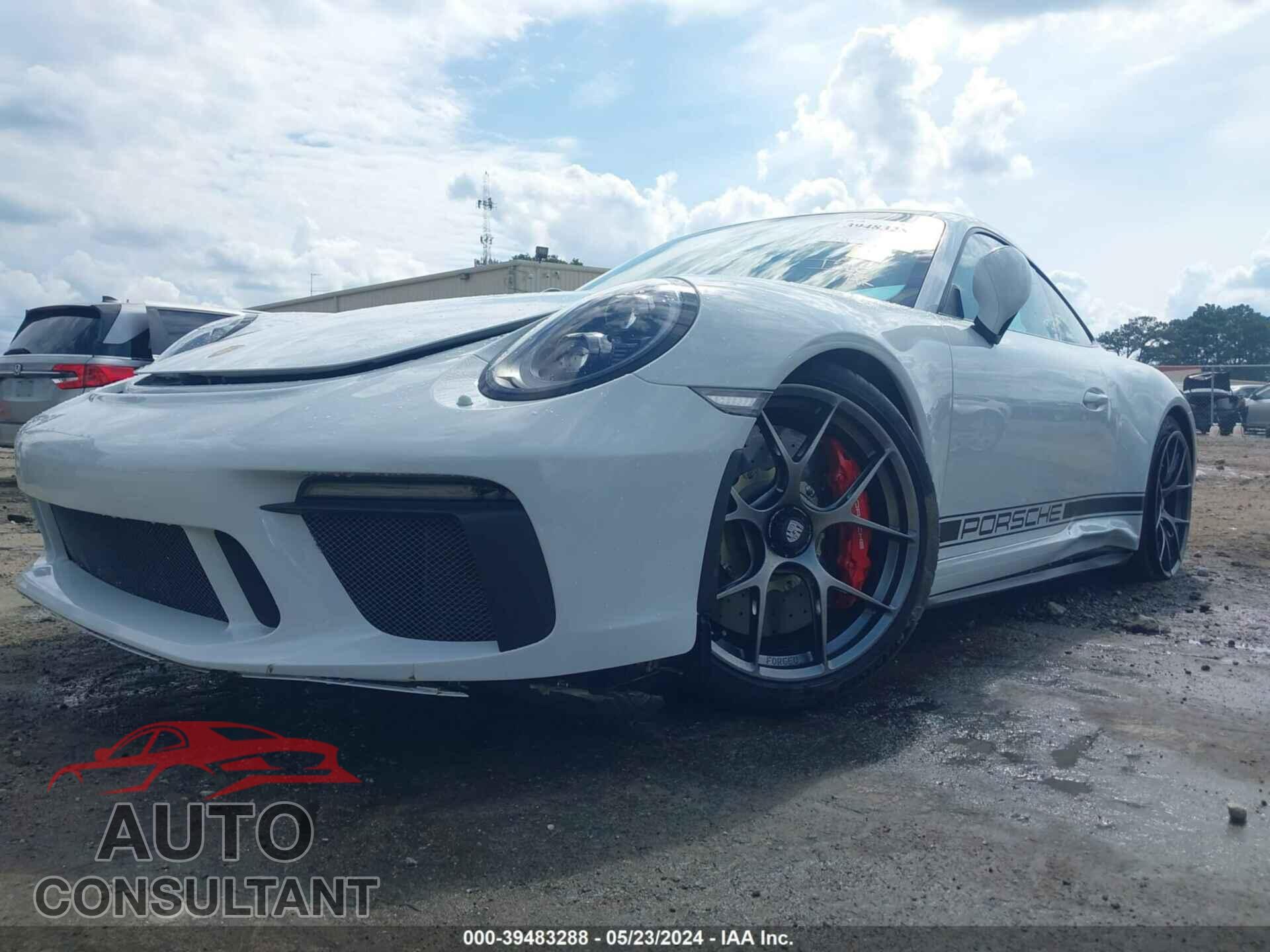 PORSCHE 911 2018 - WP0AC2A93JS175157