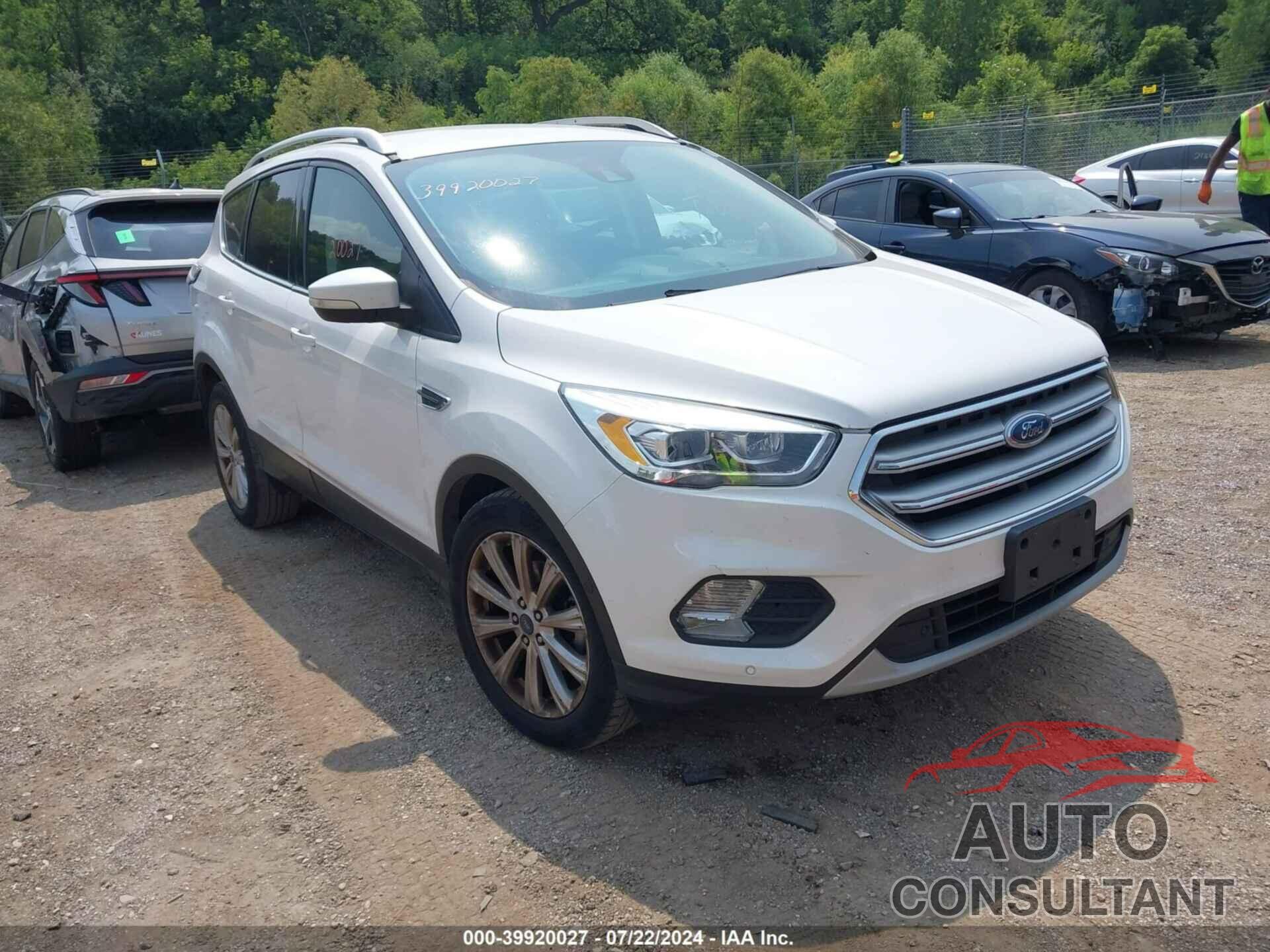 FORD ESCAPE 2017 - 1FMCU0JD6HUA38626