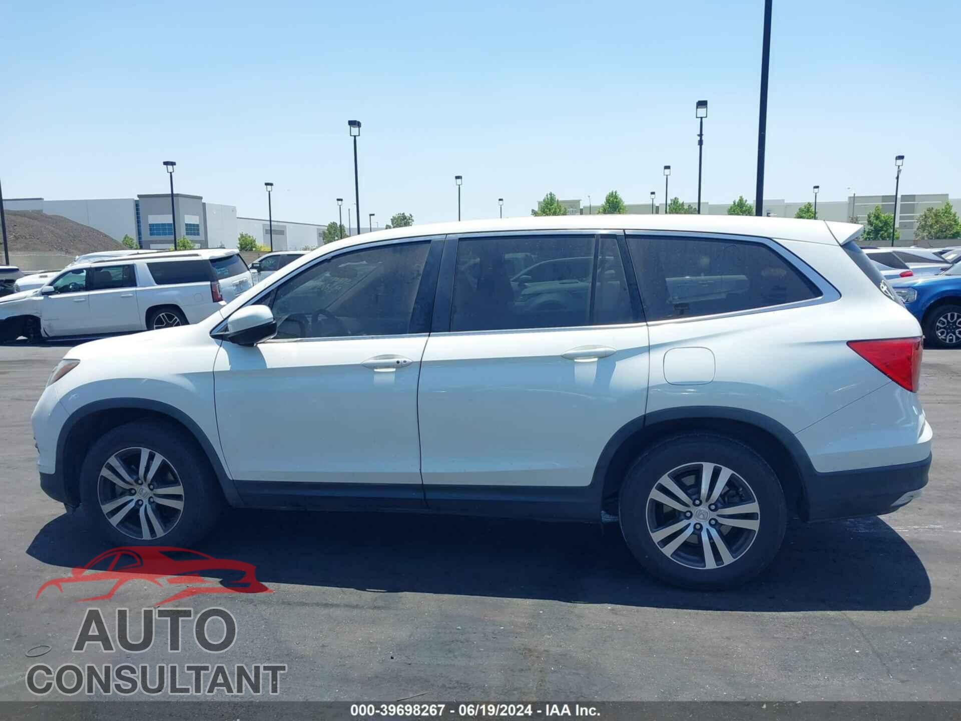 HONDA PILOT 2017 - 5FNYF5H39HB032309