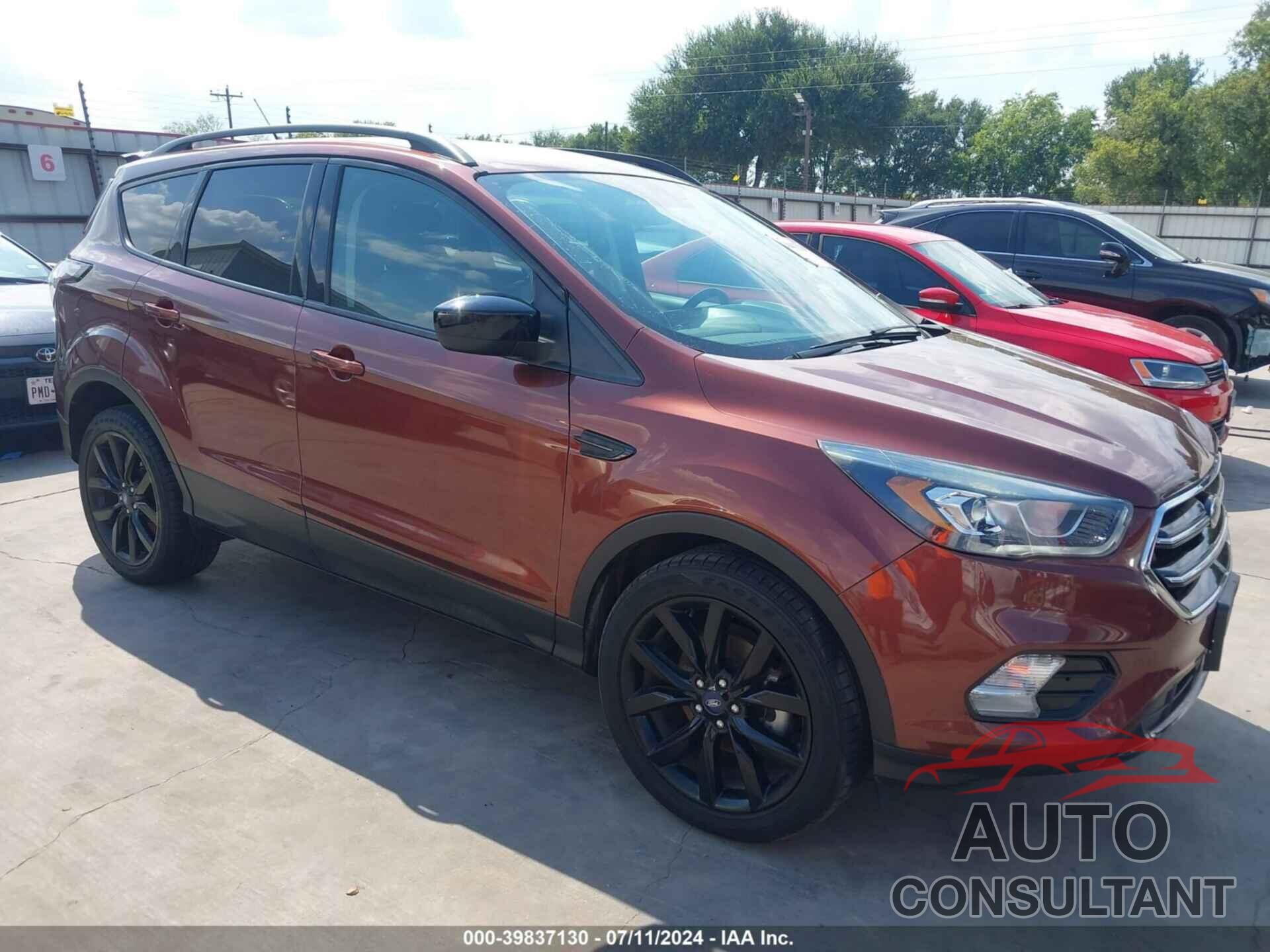 FORD ESCAPE 2018 - 1FMCU0GD8JUC86292