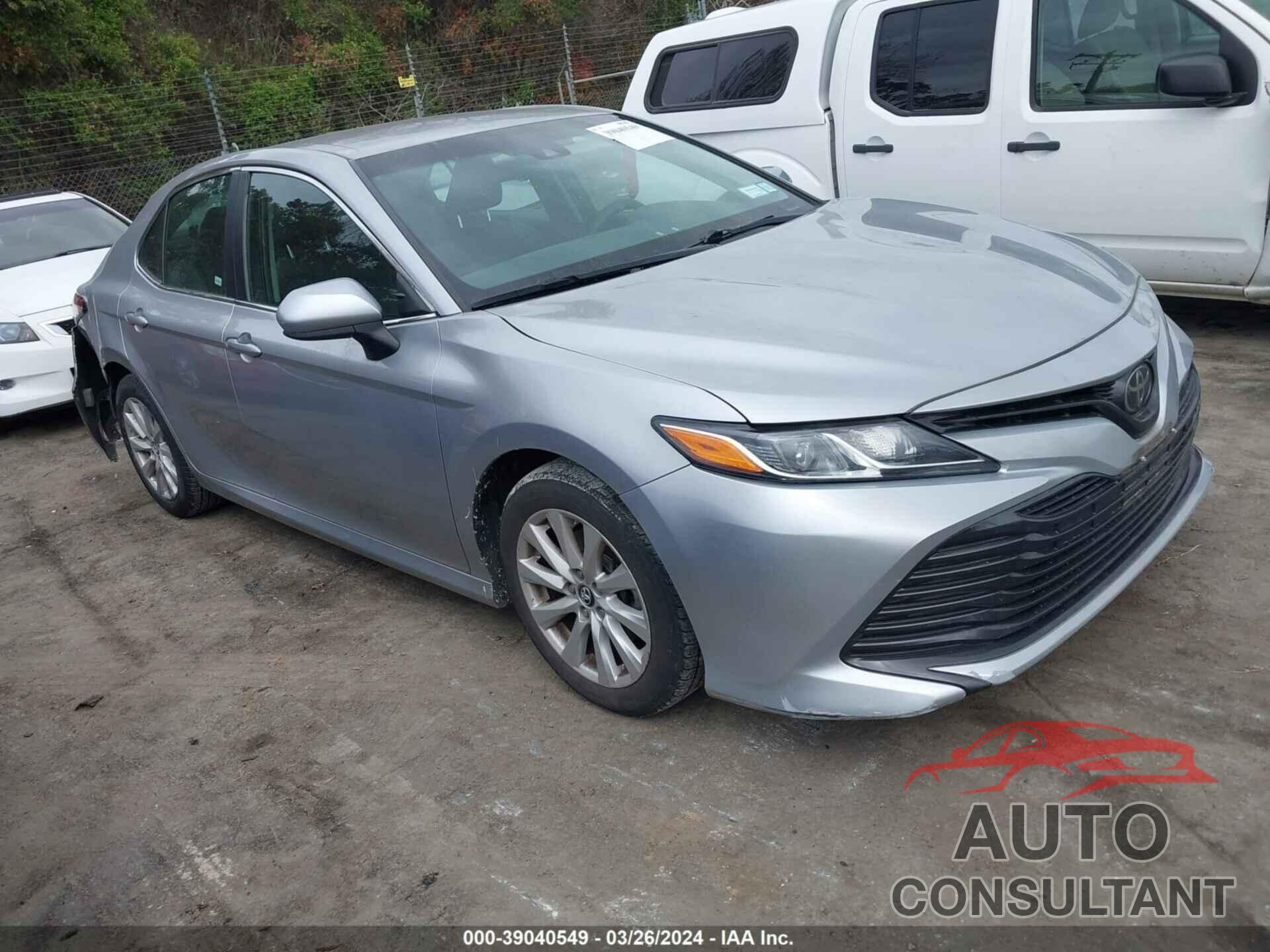 TOYOTA CAMRY 2018 - 4T1B11HK0JU073442
