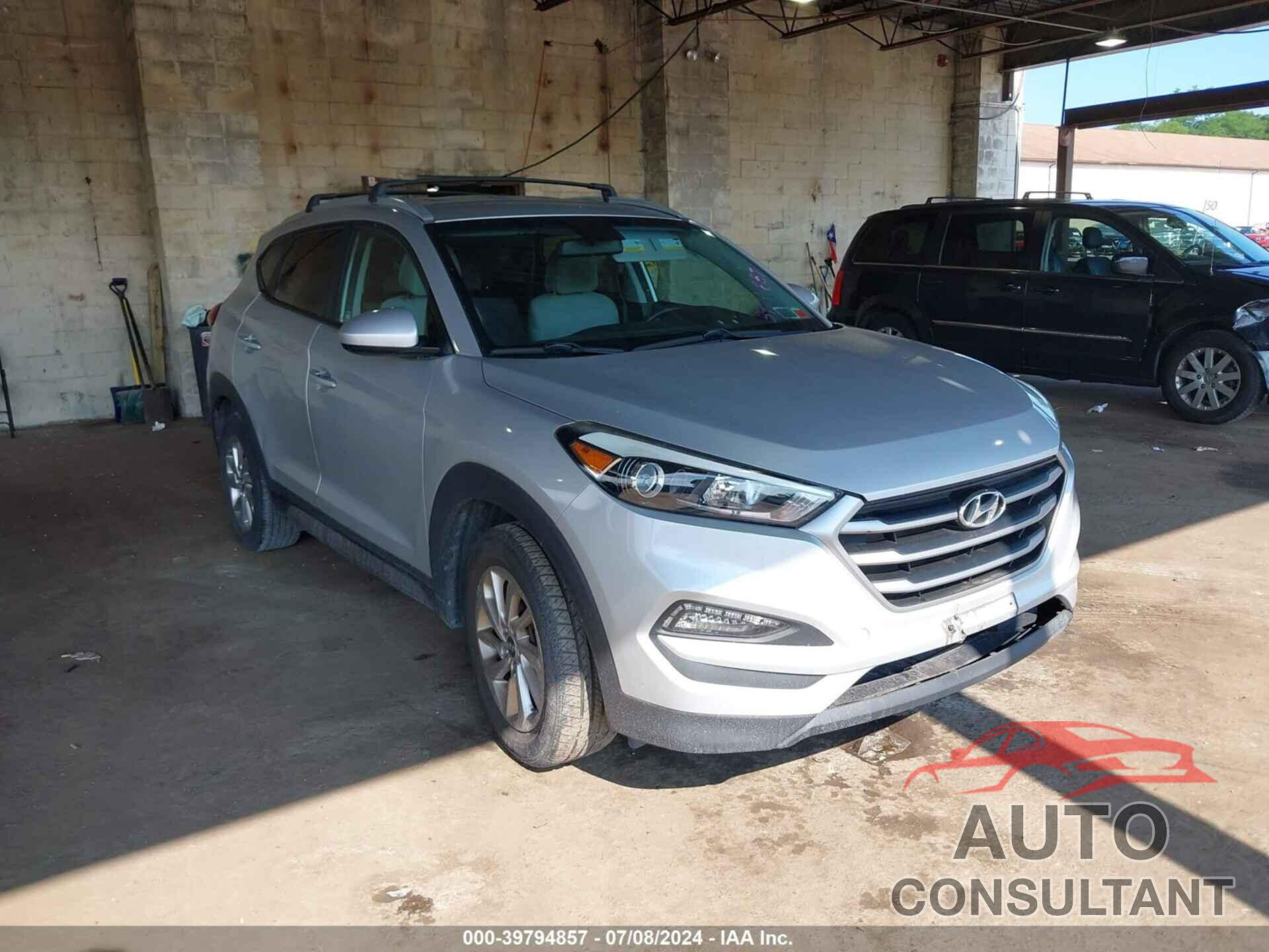 HYUNDAI TUCSON 2017 - KM8J3CA43HU272038