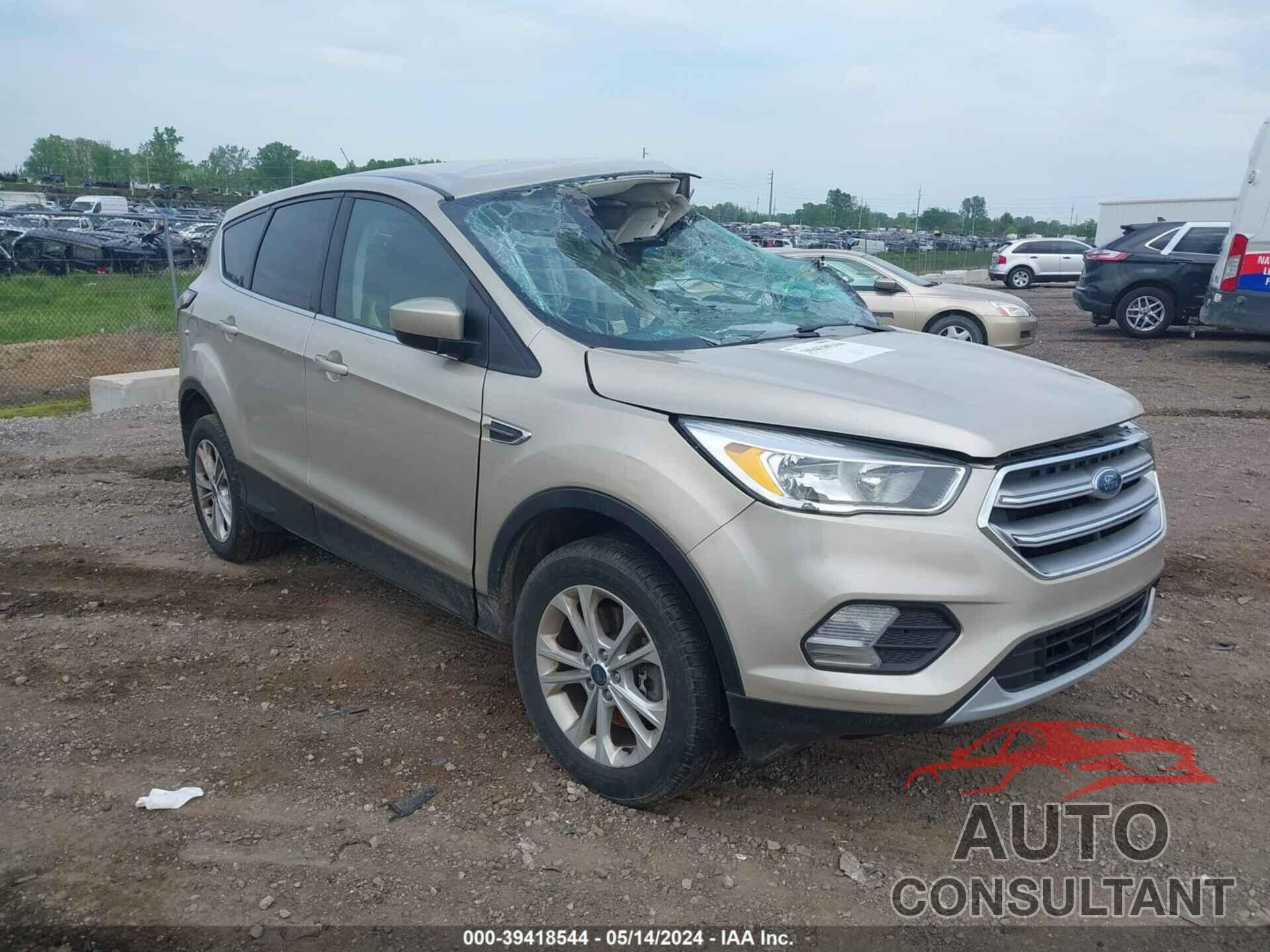 FORD ESCAPE 2017 - 1FMCU0G90HUE90185