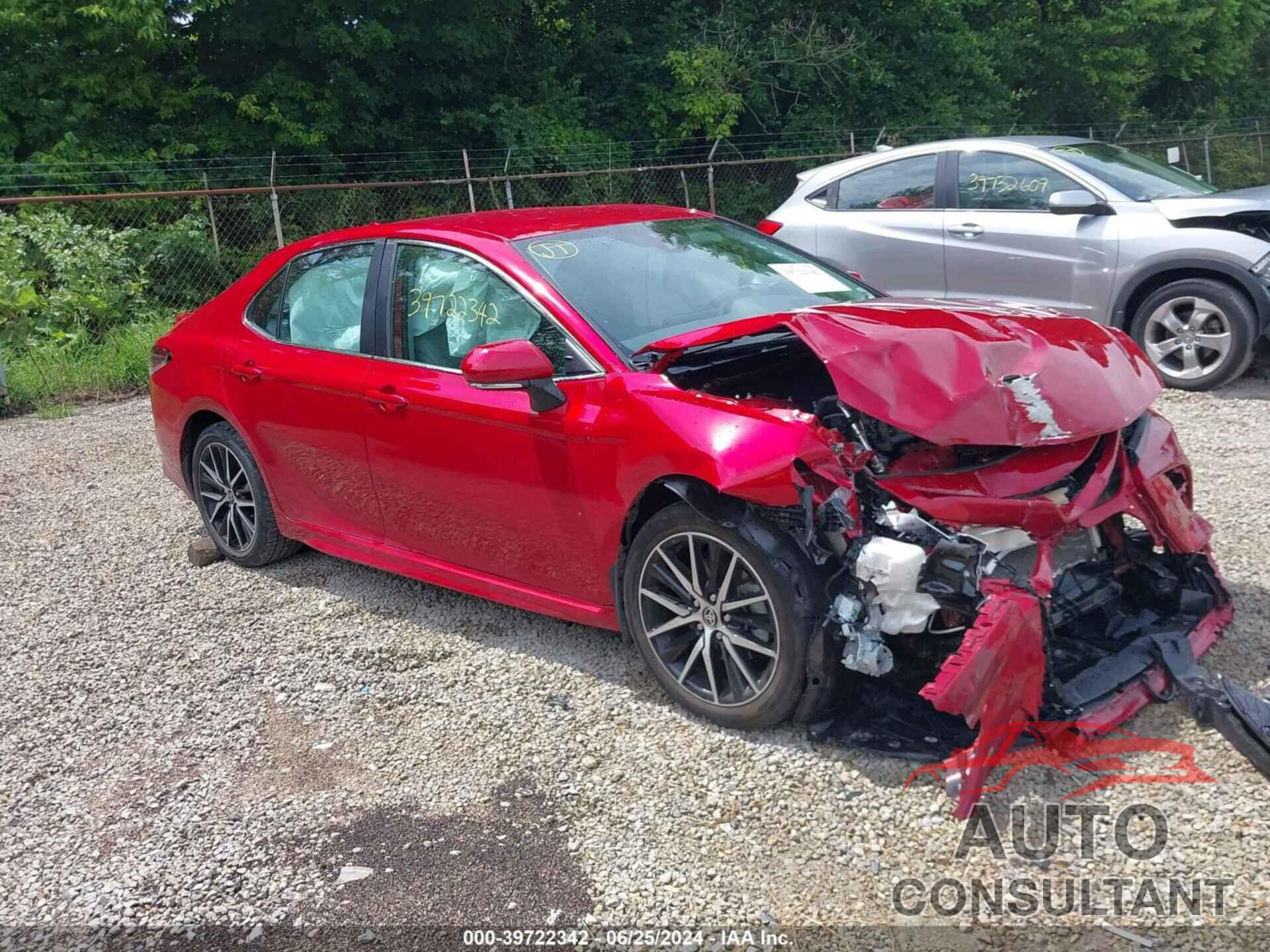 TOYOTA CAMRY 2021 - 4T1G11BK4MU027552