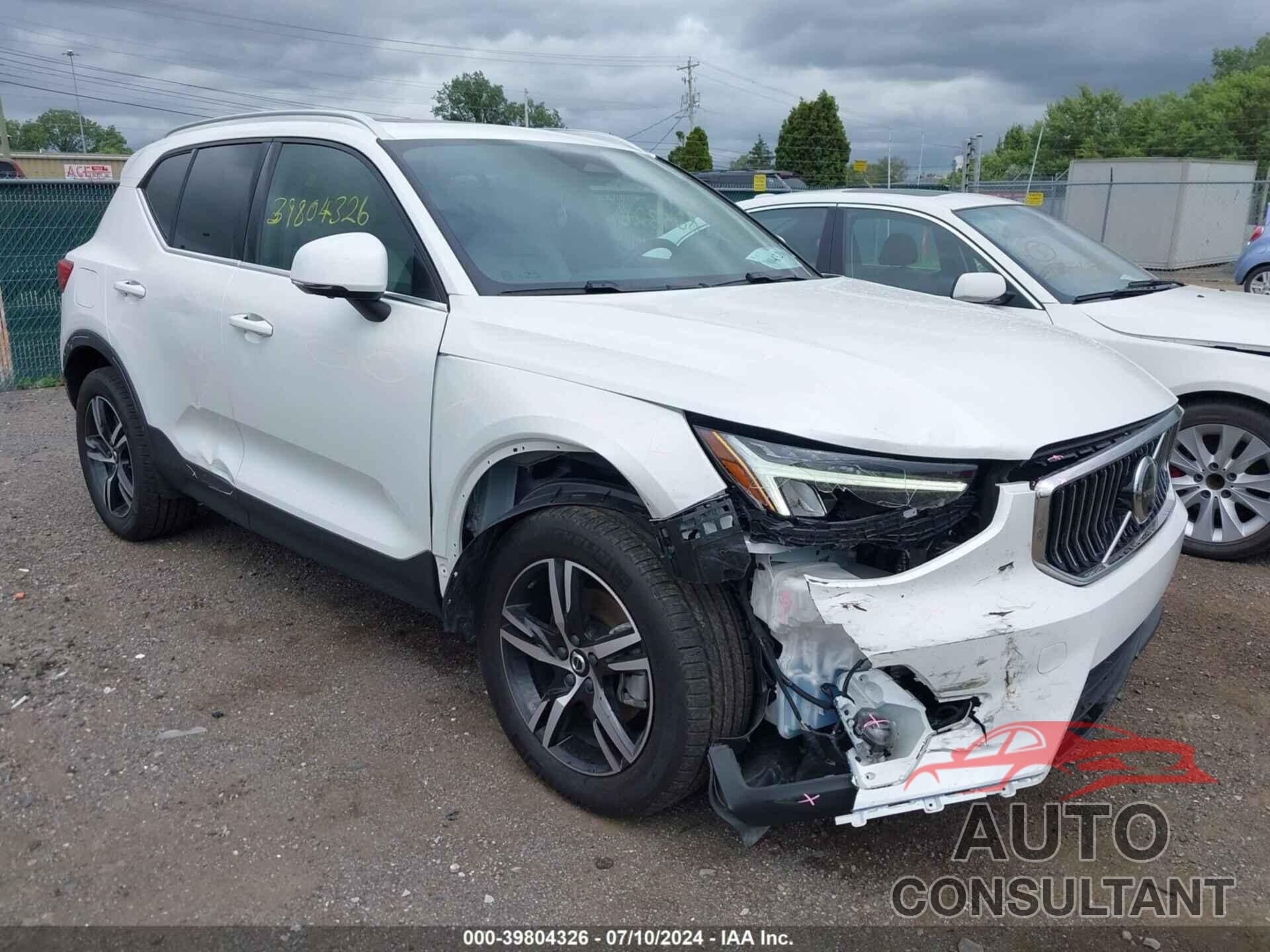 VOLVO XC40 2023 - YV4L12UE9P2048023